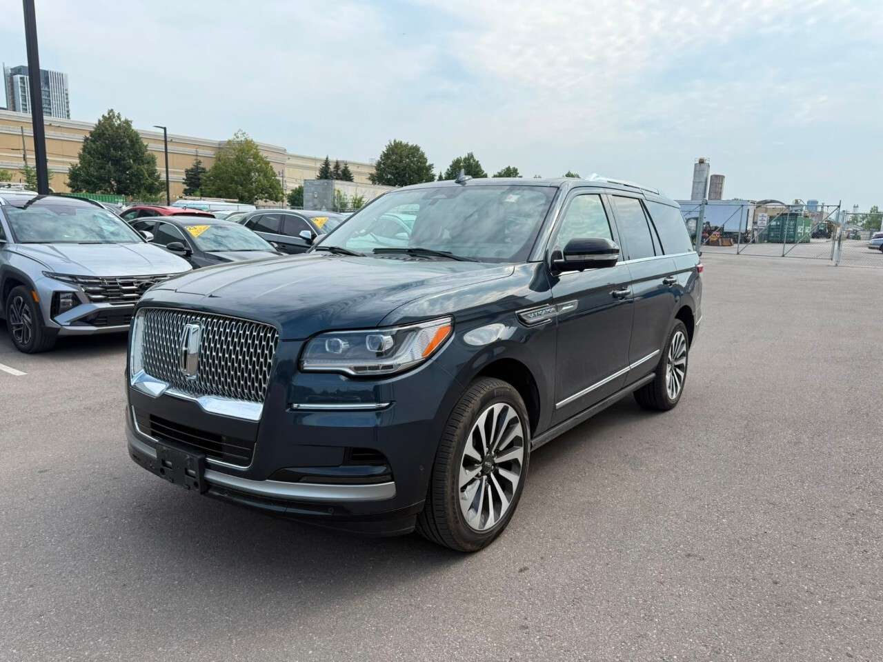 FLIGHT BLUE METALLIC CLEARCOAT 2024 Lincoln Navigator SUV / Crossover Four-Wheel Drive Automatic