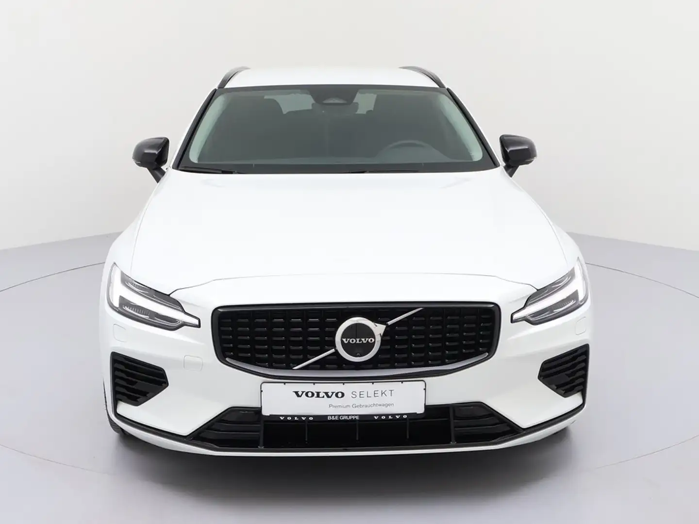 Volvo V60 T6 Plus Dark Recharge Plug-In Hybrid AWD Bianco - 2