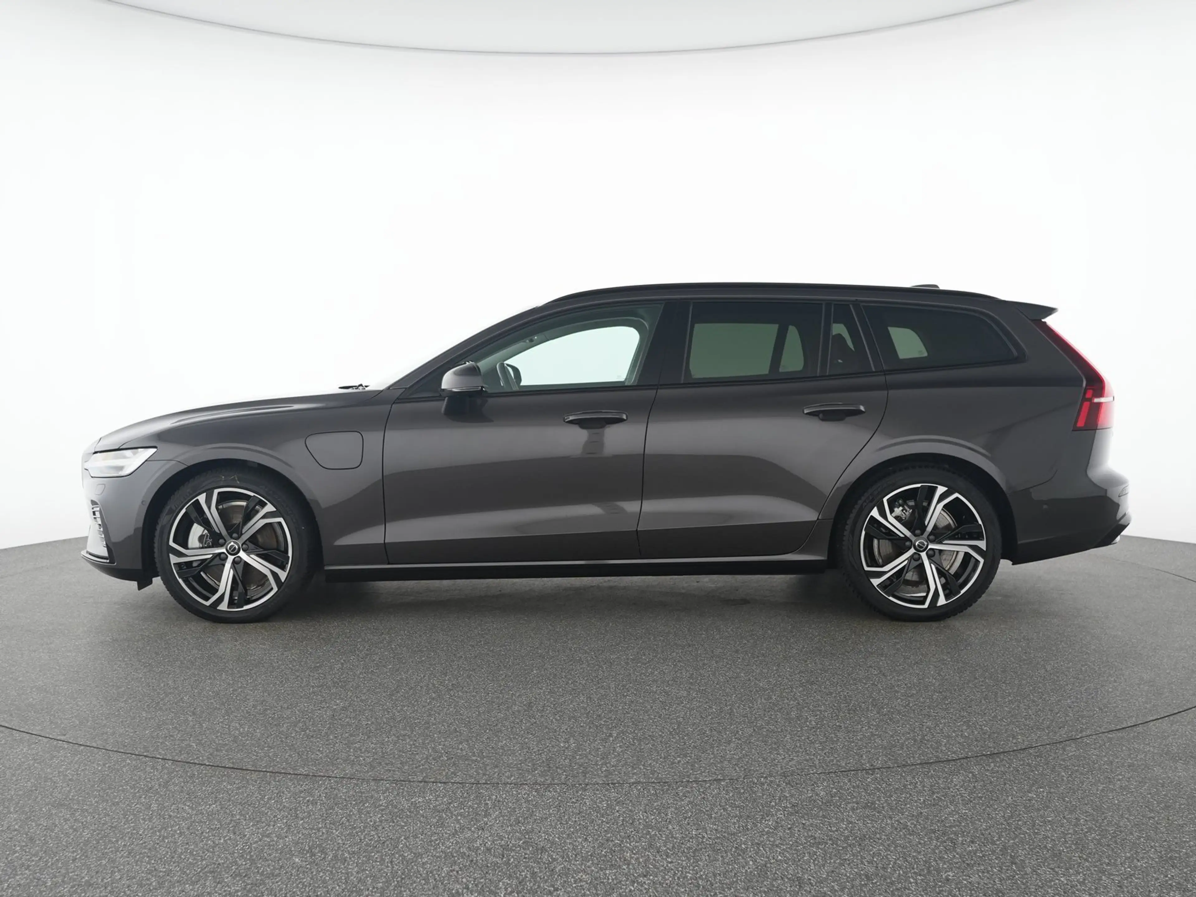 Volvo V60 T8 AWD Plus Dark GSHD*19"H&K-SOUND*360° — photo 11
