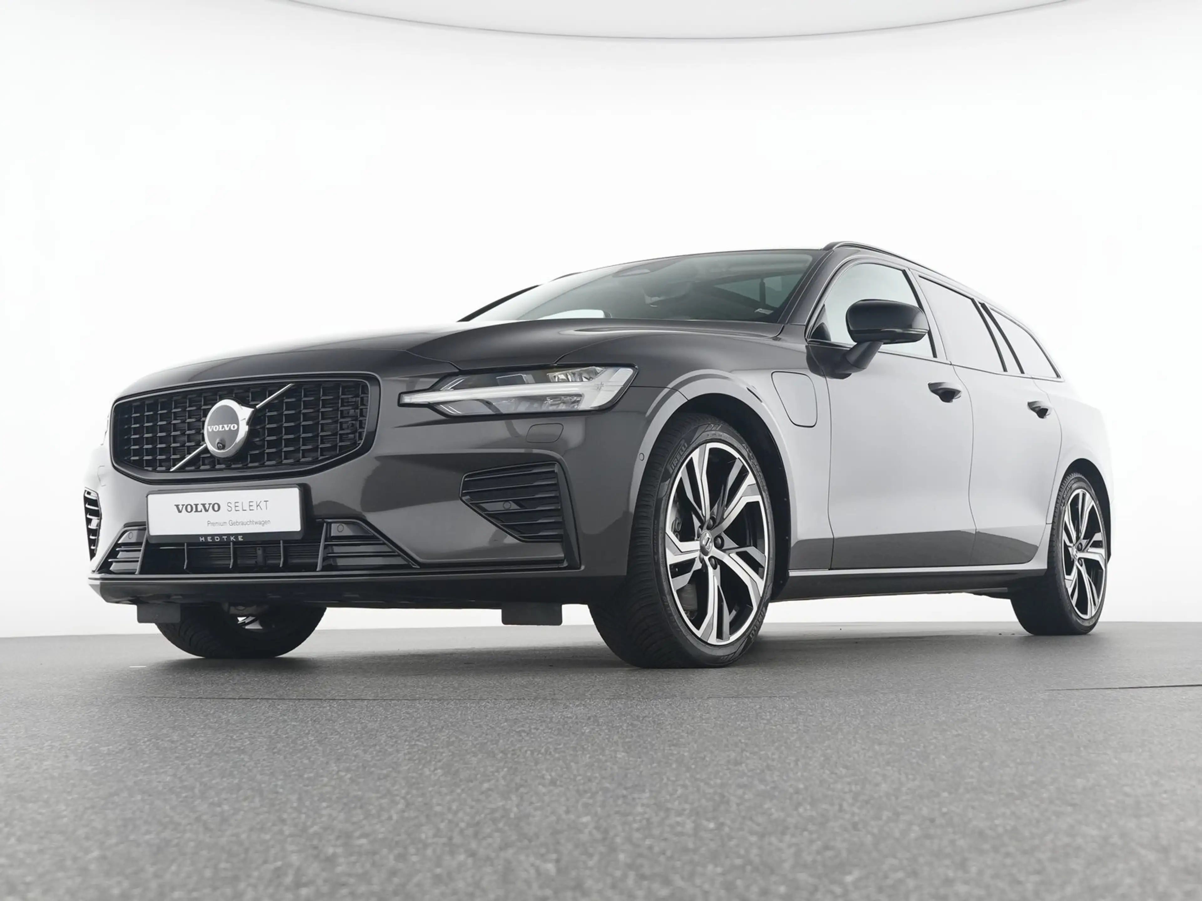 Volvo V60 T8 AWD Plus Dark GSHD*19"H&K-SOUND*360° — photo 7