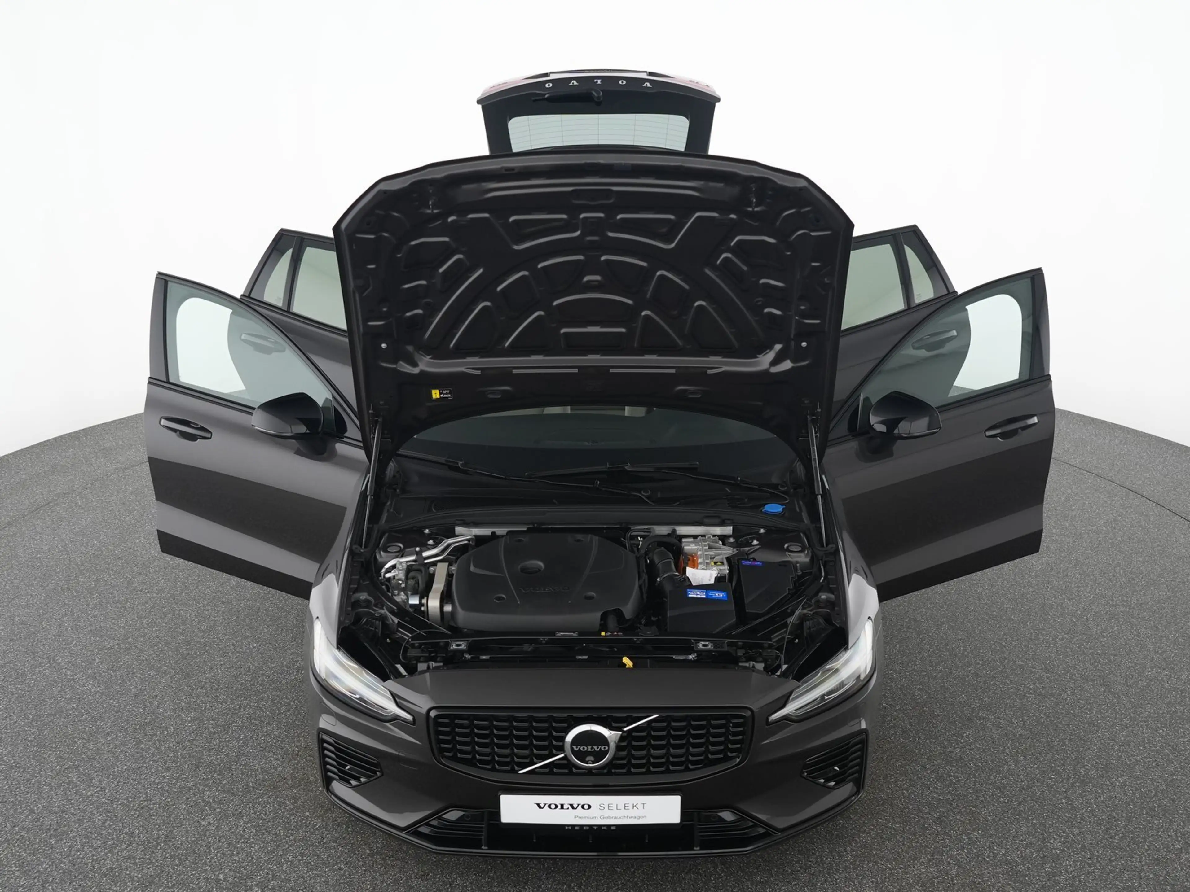 Volvo V60 T8 AWD Plus Dark GSHD*19"H&K-SOUND*360° — photo 13
