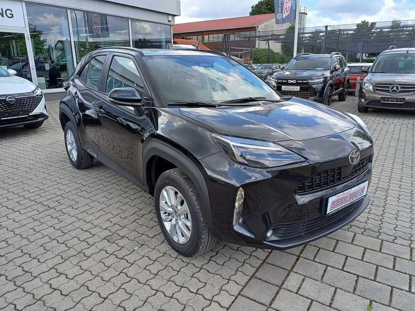 Toyota Yaris Cross Hybrid Active SHZ/LHZ/KAMERA/SOFORT! Schwarz - 2