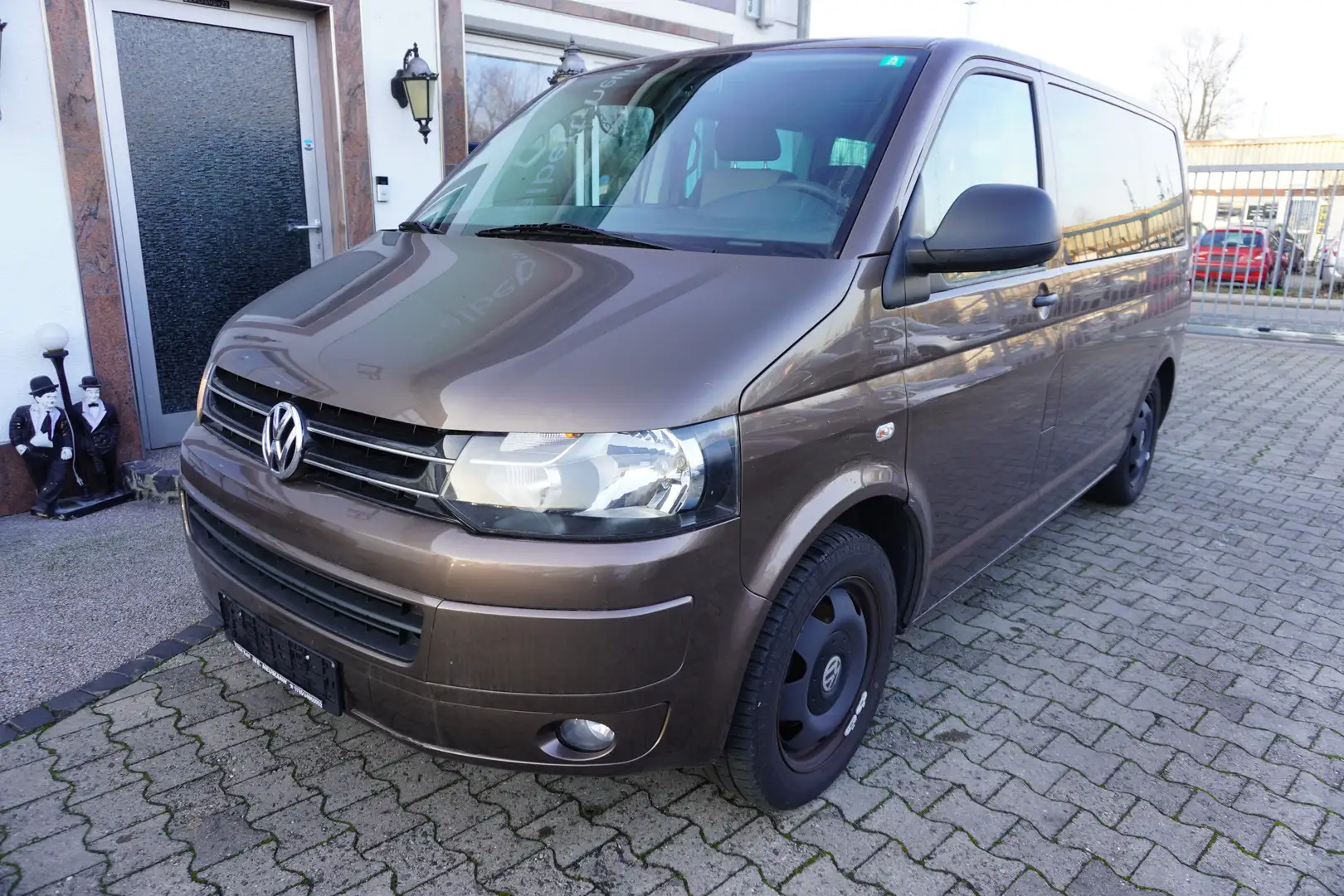 Volkswagen Transporter Multivan Startline Braun - 2