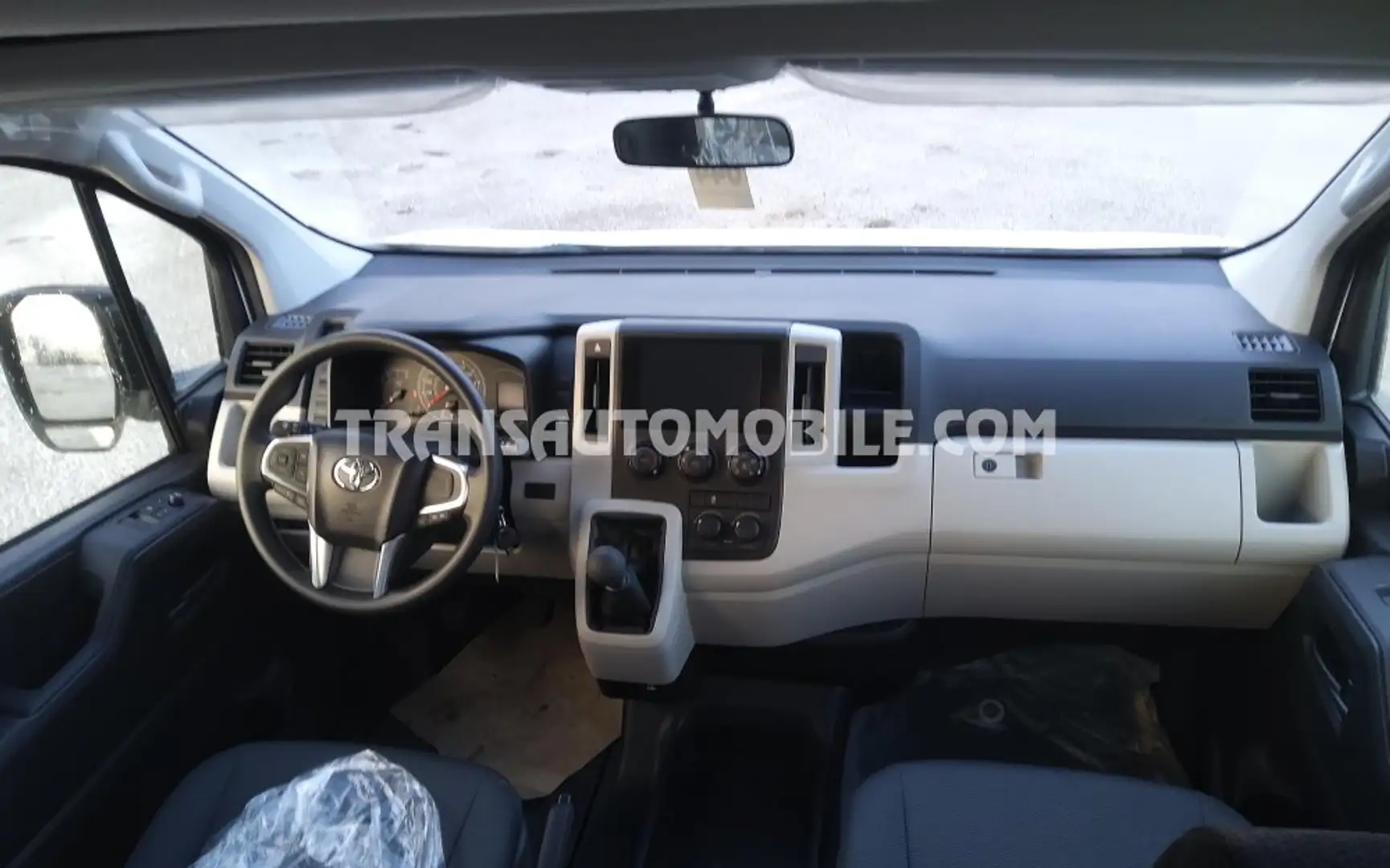 Toyota Hiace HIGH ROOF / TOIT HAUT 2.8L DIESEL base - EXPORT OUT EU TROPICAL VERSION - 2