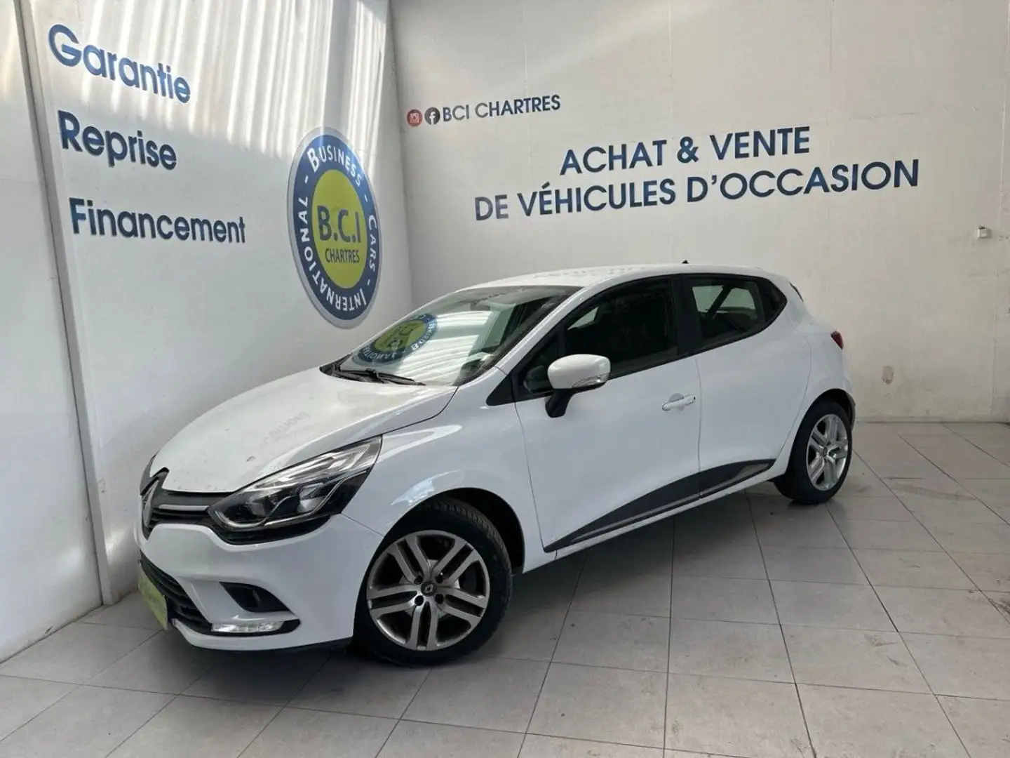Renault Clio IV 1.5 DCI 75CH ENERGY BUSINESS 5P Blanc - 1
