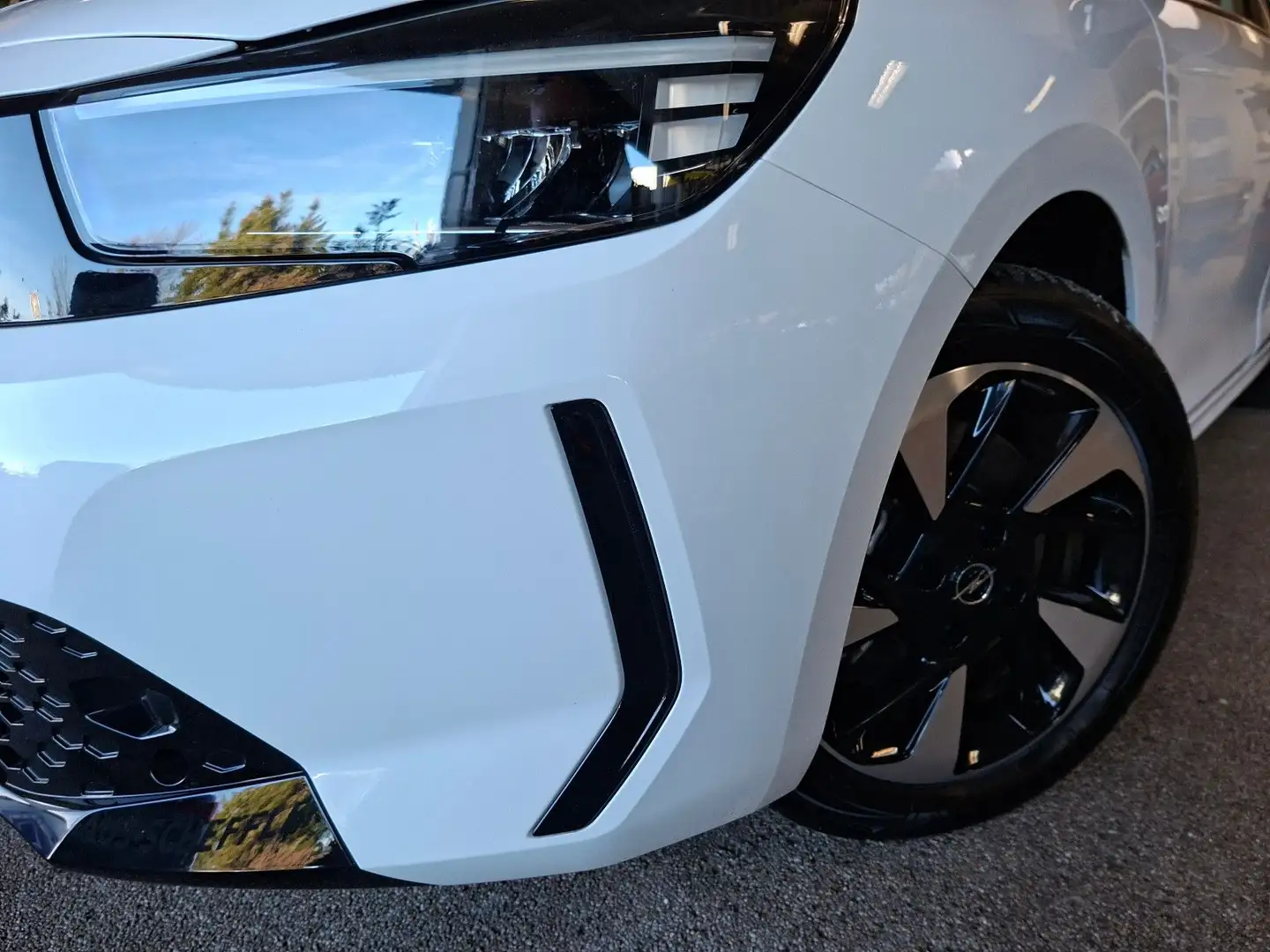 Opel Corsa F e  LED+SHZ+LHZ+KLIMAAUTOMATIK+PDC Blanc - 2