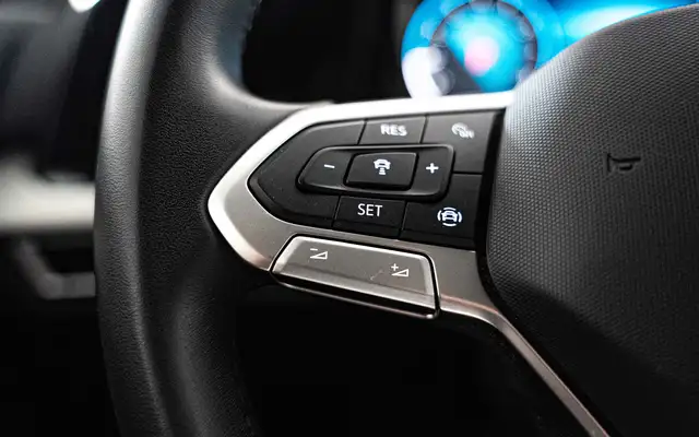 Volkswagen Golf view 12