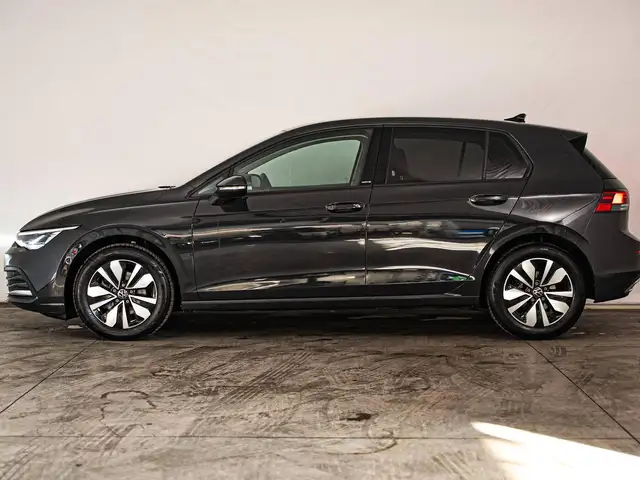 Volkswagen Golf view 2