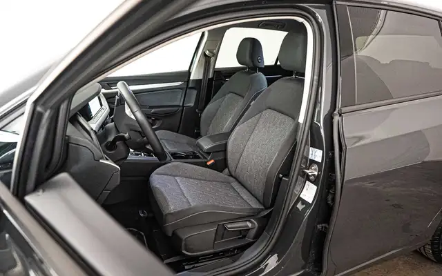 Volkswagen Golf view 8