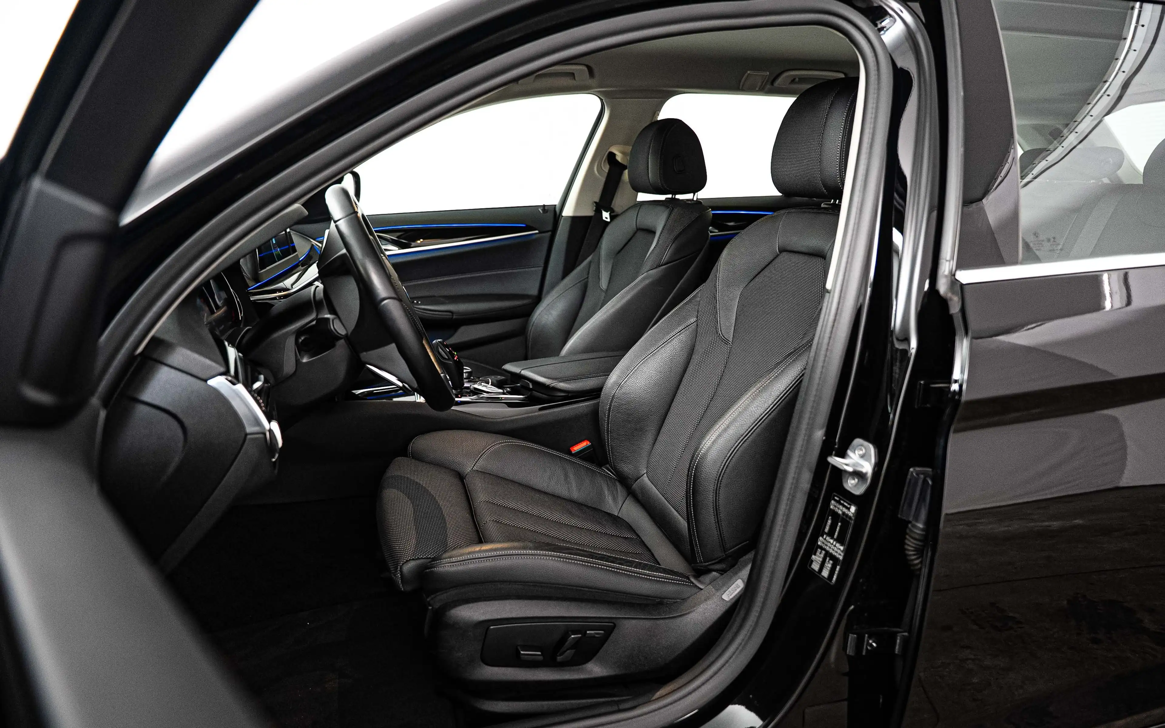 BMW 518 Touring 518 dA AdBlue — photo 10