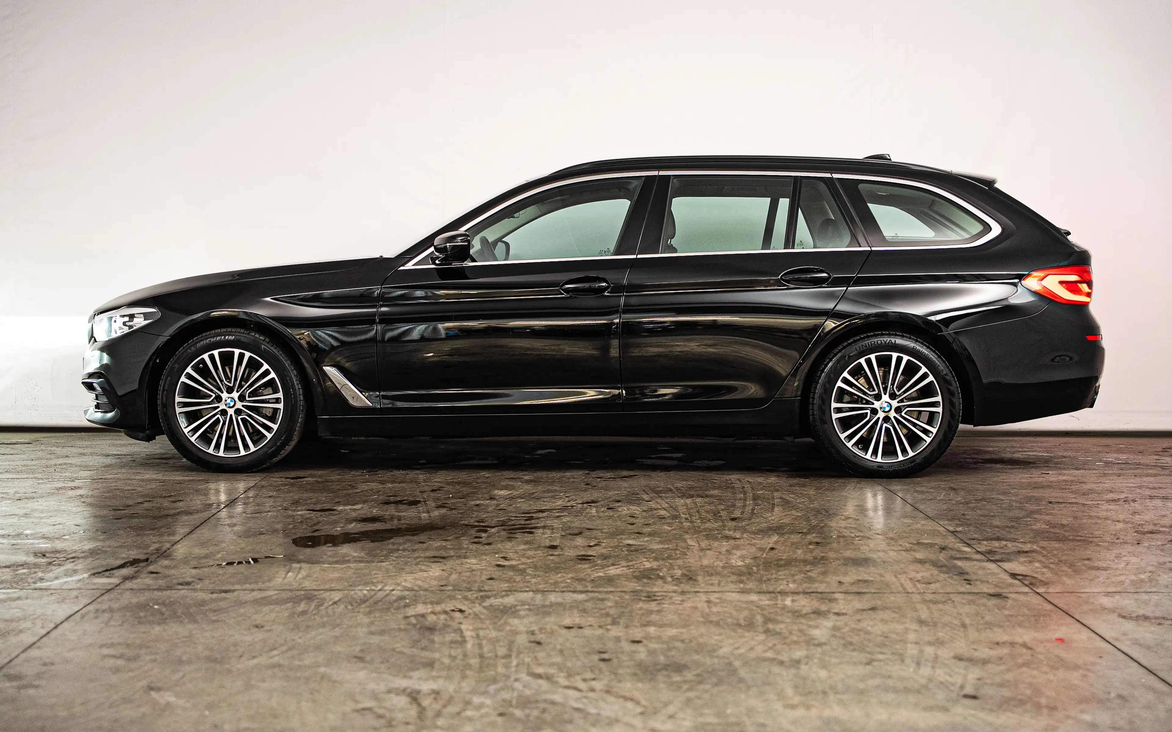 BMW 518 Touring 518 dA AdBlue — photo 3