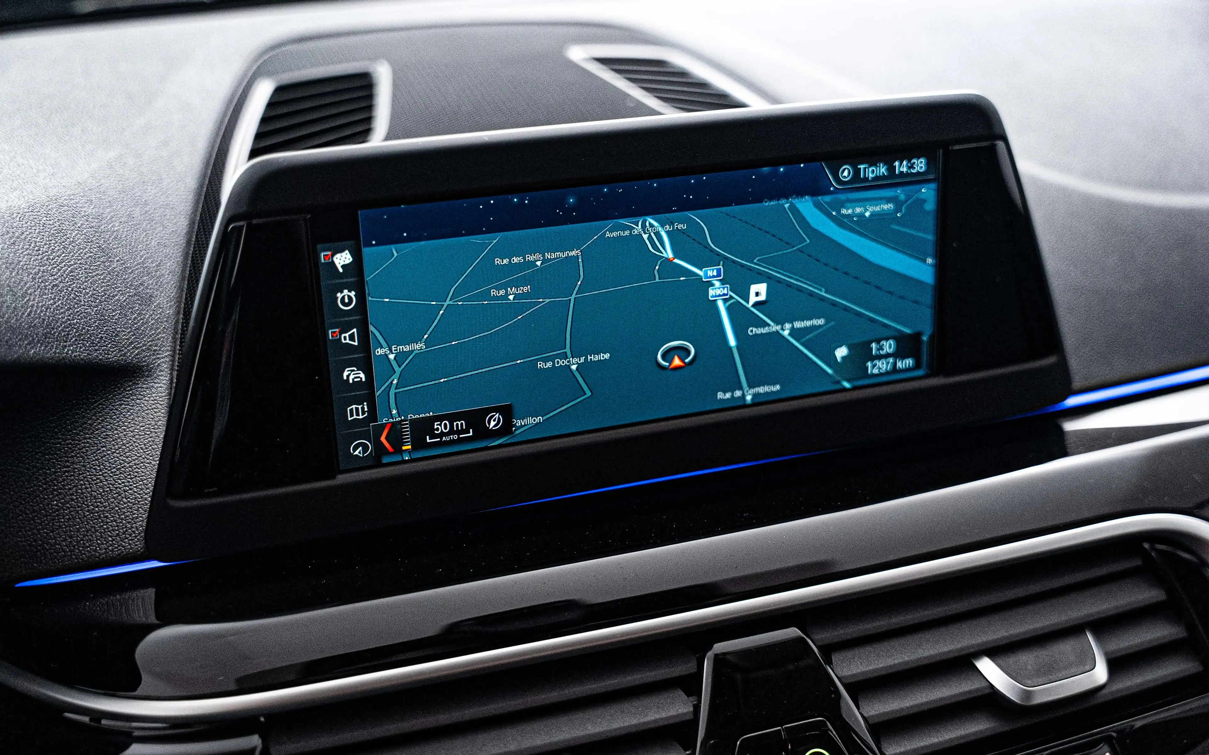 BMW 518 Touring 518 dA AdBlue — photo 15