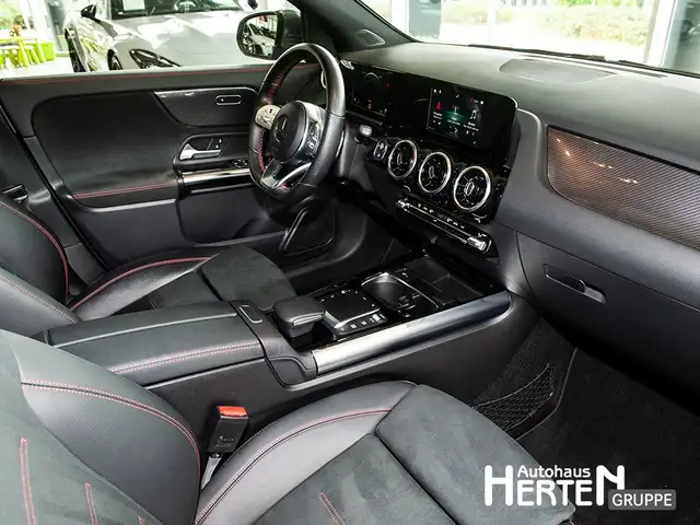 Mercedes-Benz Gla view 6