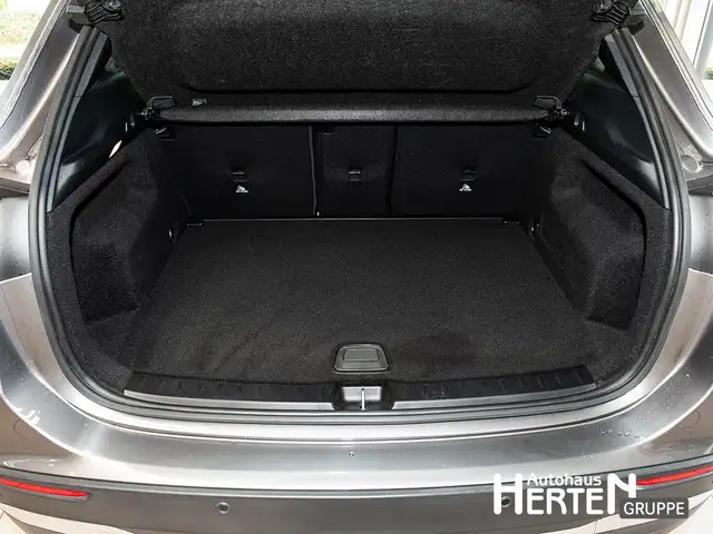 Mercedes-Benz Gla view 15
