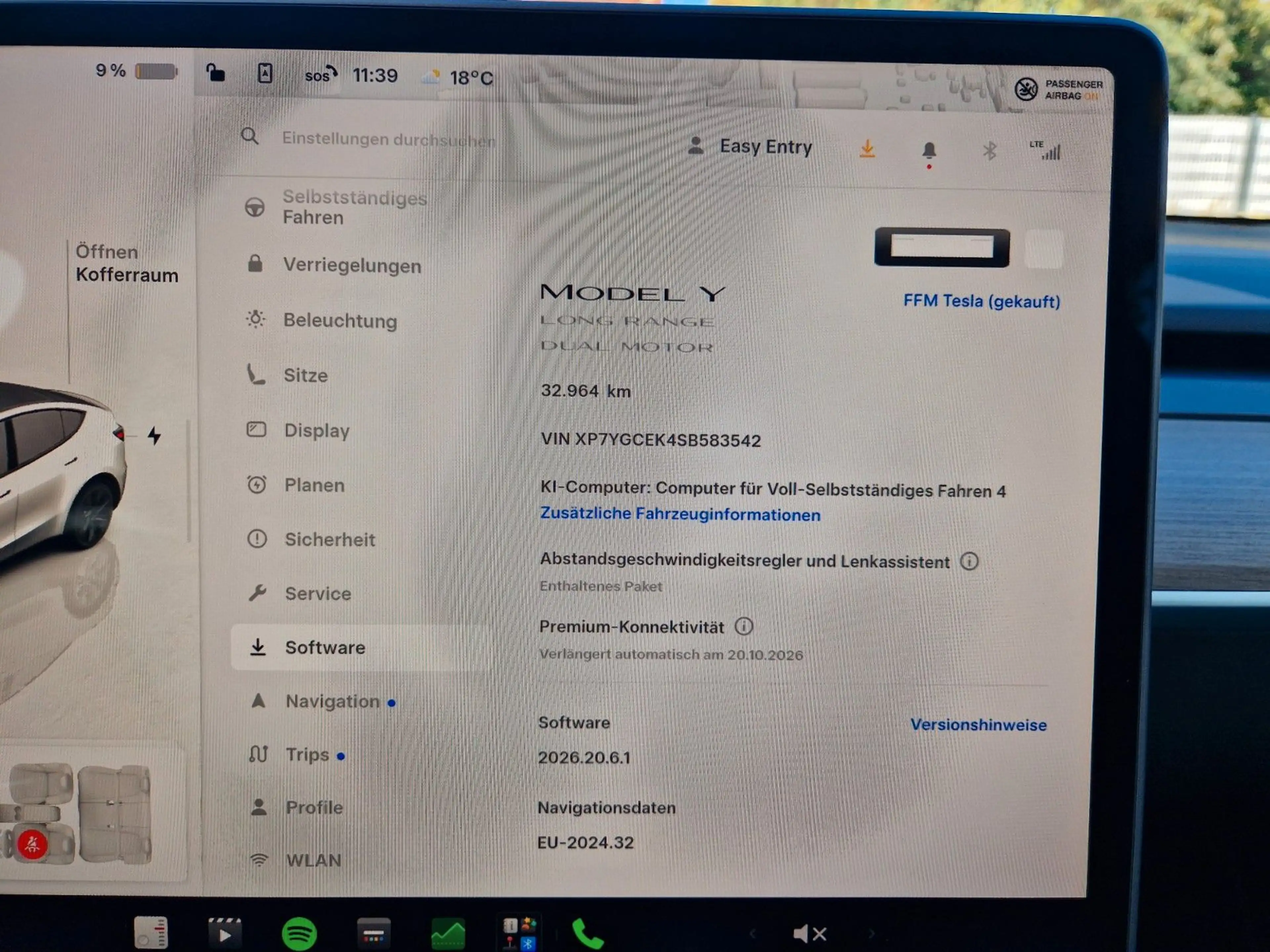 Tesla Model Y Long Range Dual Motor AWD — photo 13