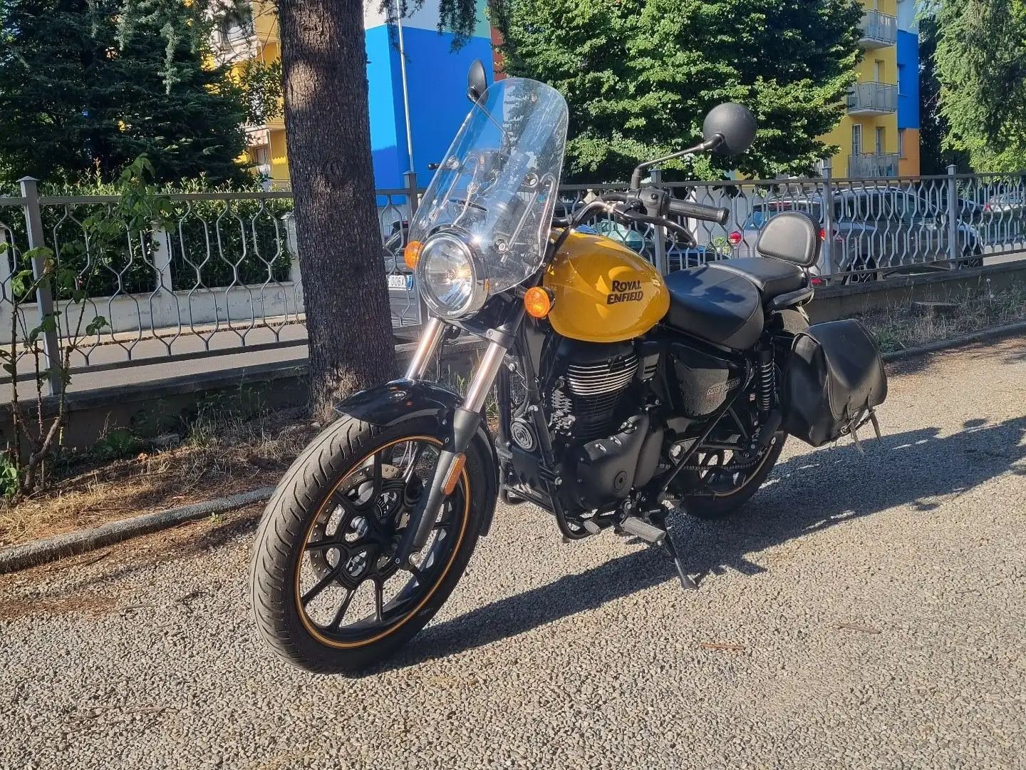 Royal Enfield Meteor 350 Giallo - 1
