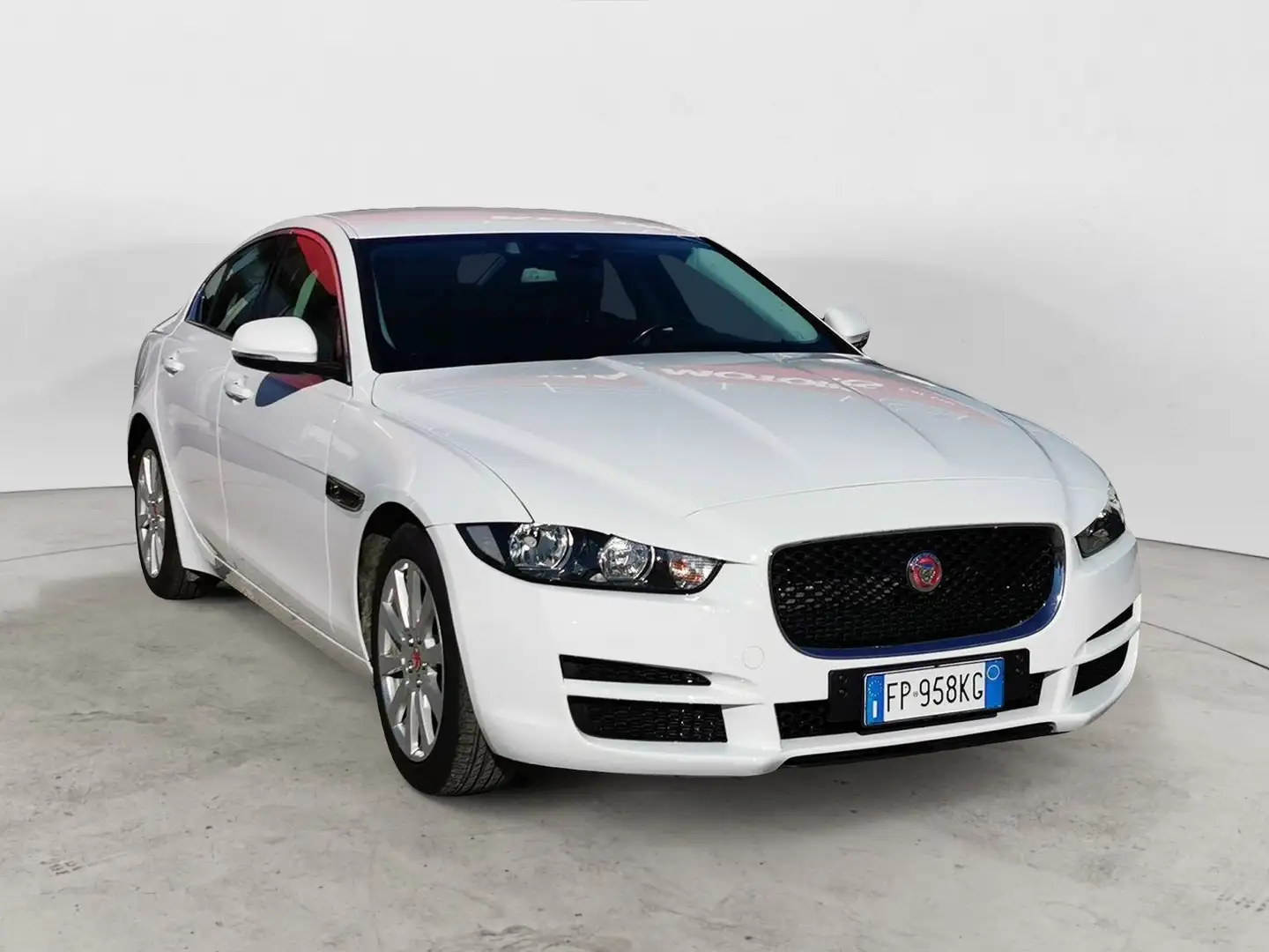 Jaguar XE 2.0 D 180 CV aut. Prestige Bianco - 1