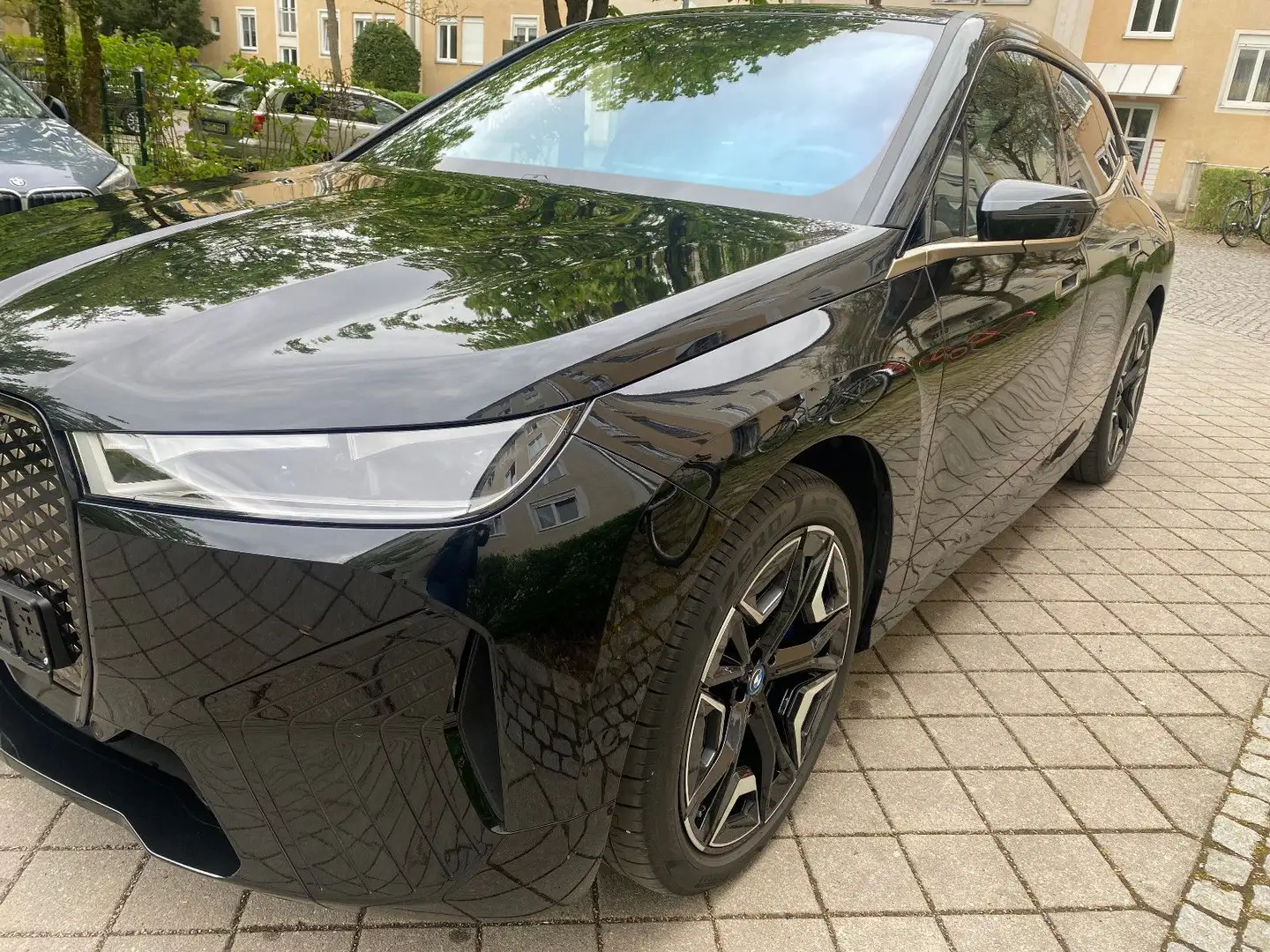 BMW iX 50 xDrive, B & W, 2 Achs Luft ,AC Laden Prof. Noir - 1