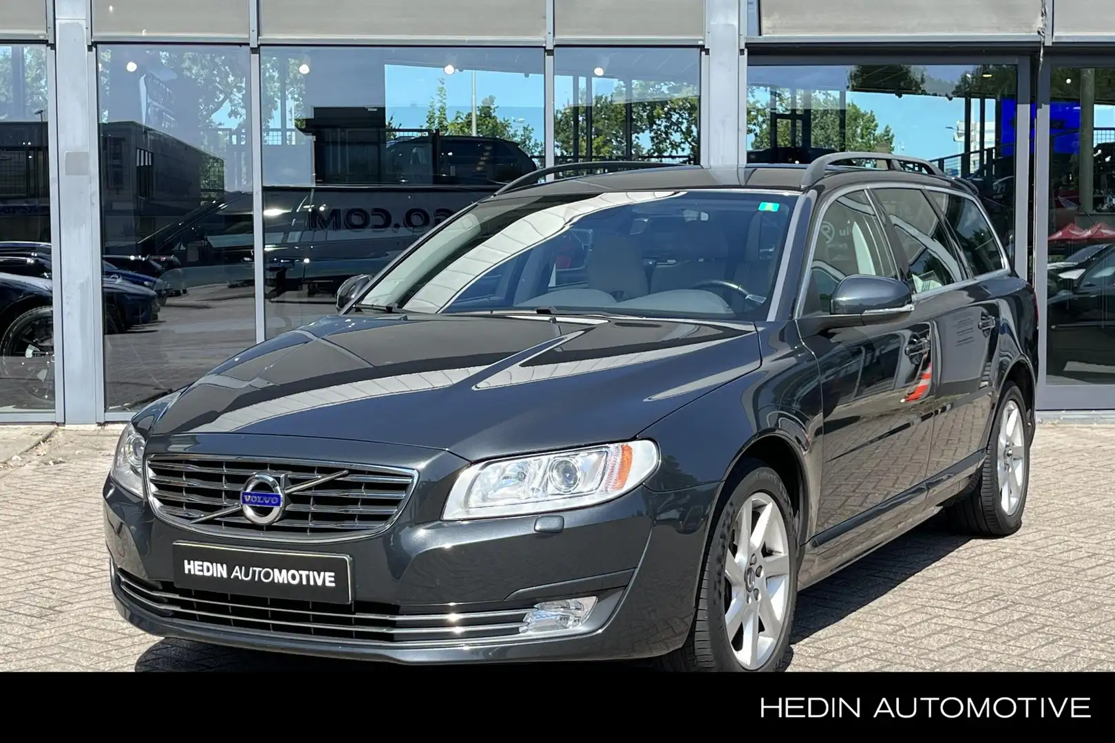Volvo V70 2.0 T5 Nordic+ | Prachtige V70 T5! | 1800 kg trekg Grigio - 1
