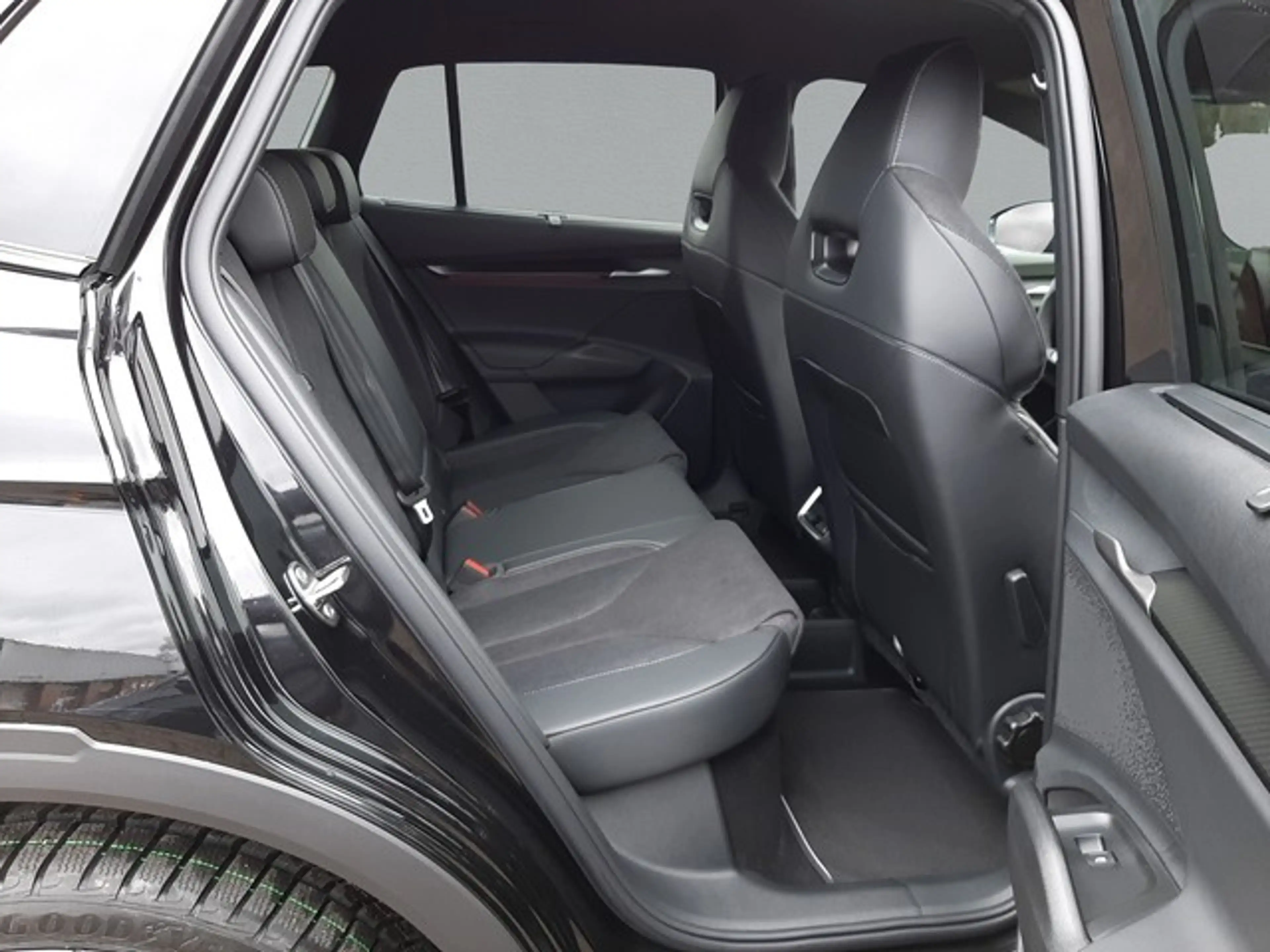 Skoda Elroq 85x Sportline AHK Matrix Kamera HuD 21" — photo 8