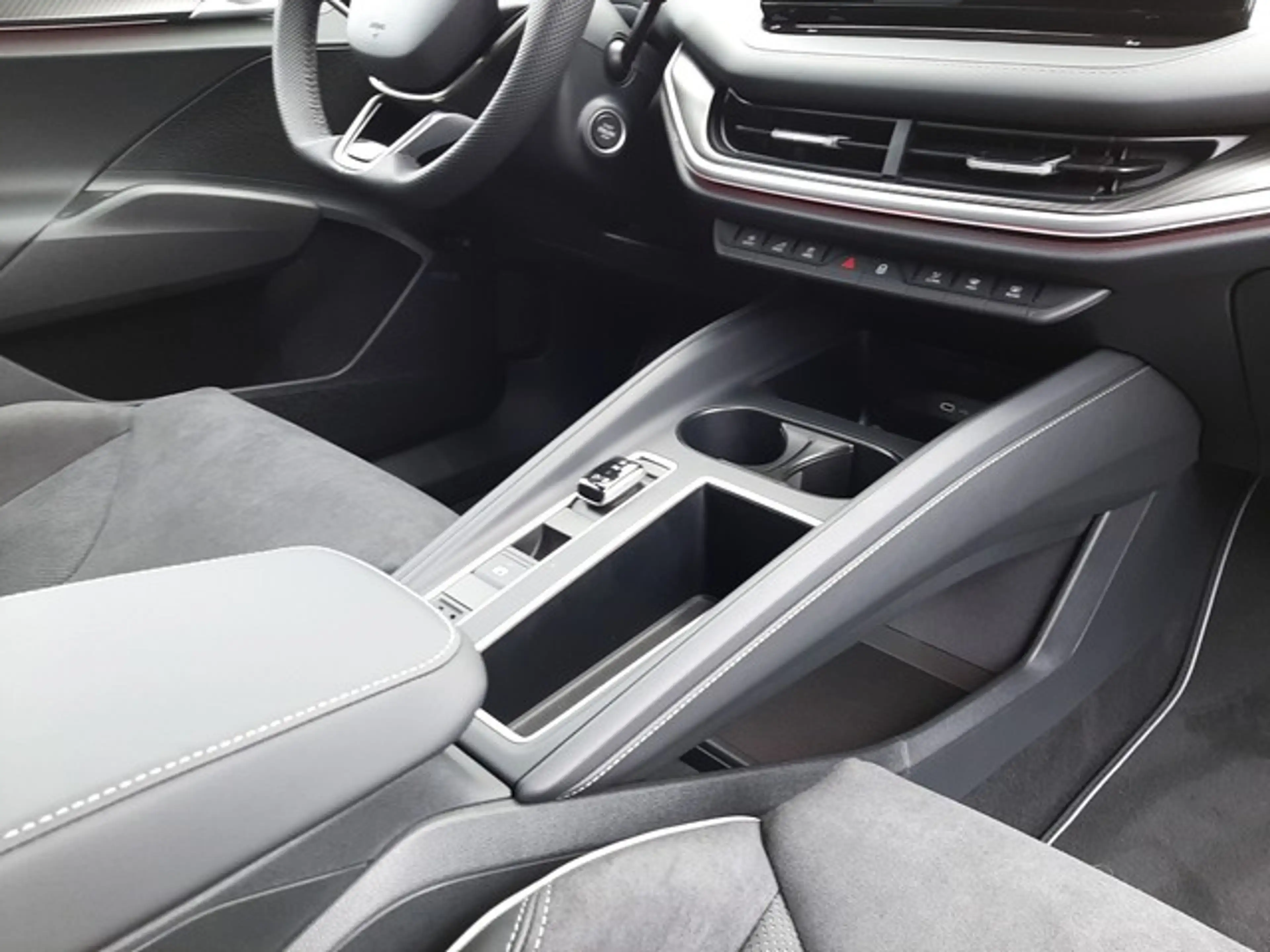 Skoda Elroq 85x Sportline AHK Matrix Kamera HuD 21" — photo 11