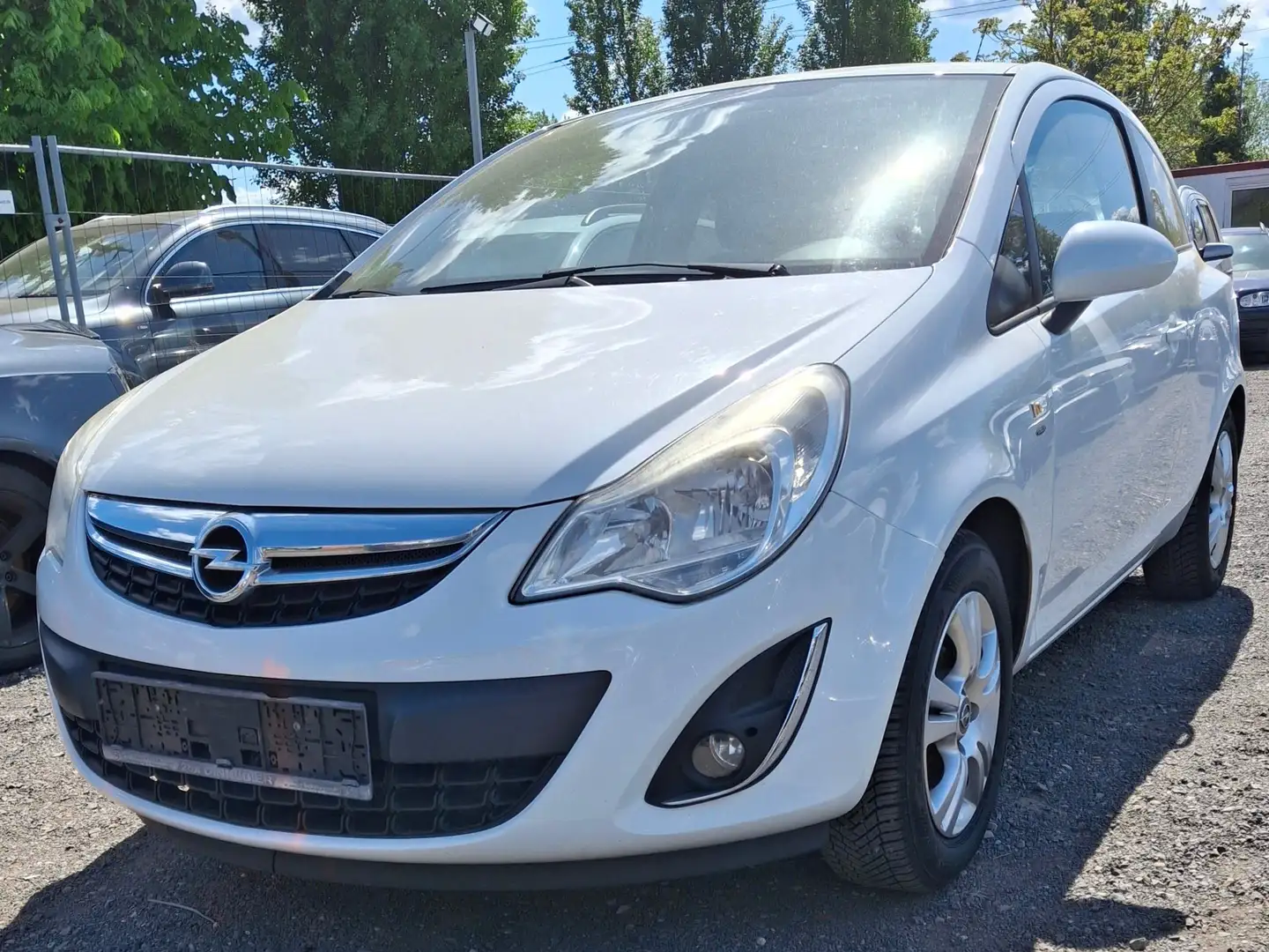 Opel Corsa Satellite Blanc - 1