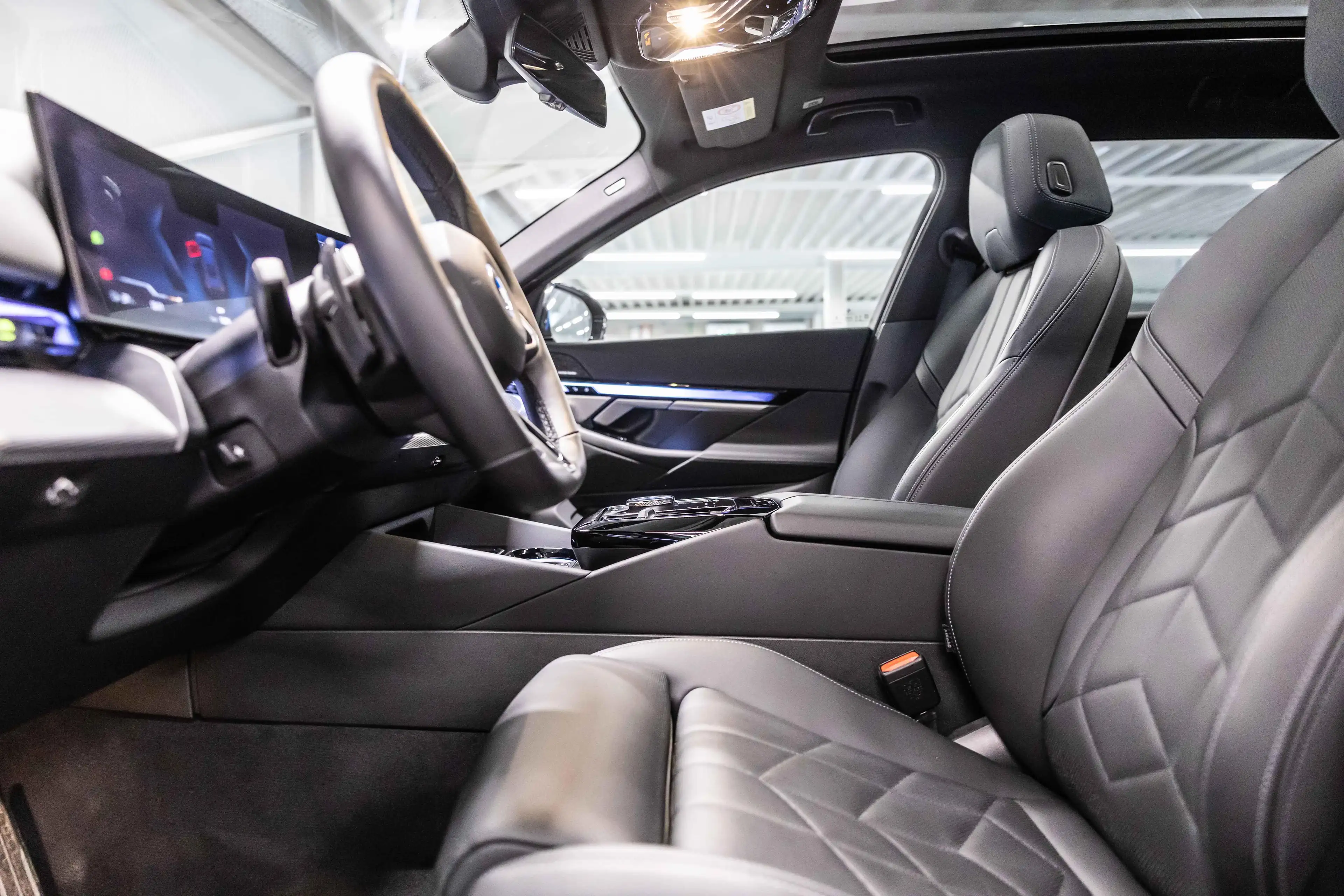 BMW i5 eDrive40 Touring M Sport | PANO | — photo 12