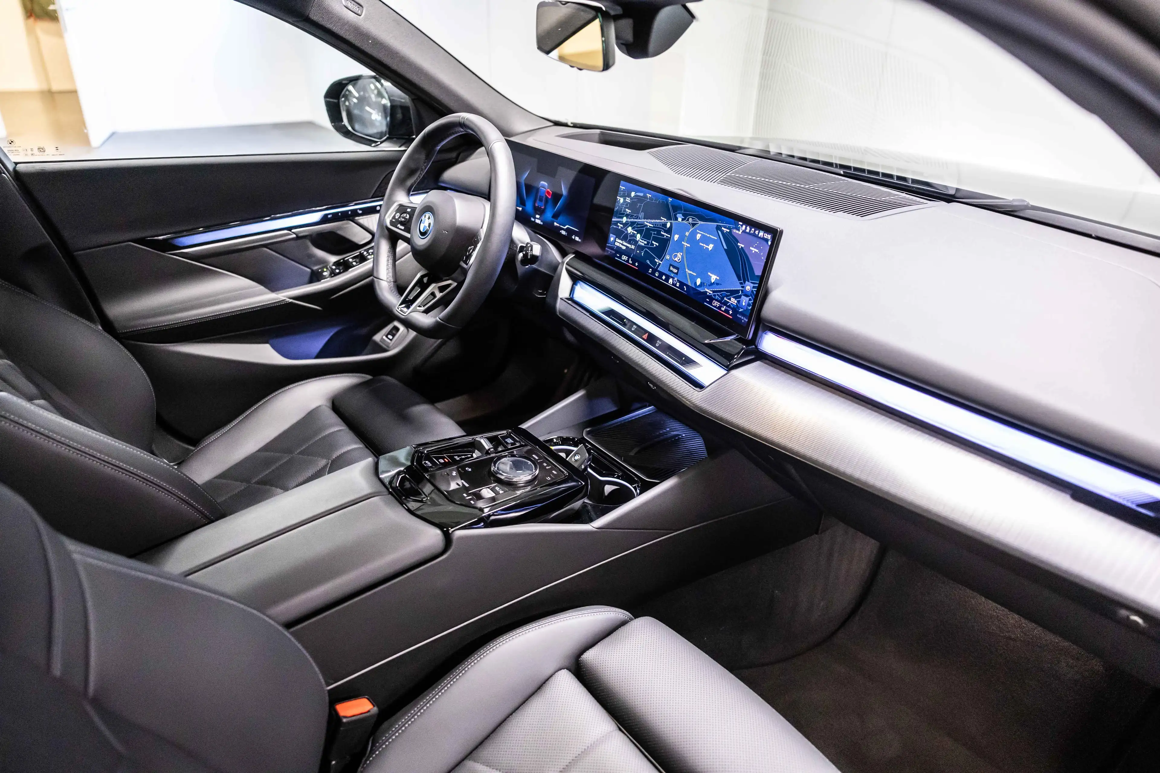 BMW i5 eDrive40 Touring M Sport | PANO | — photo 9