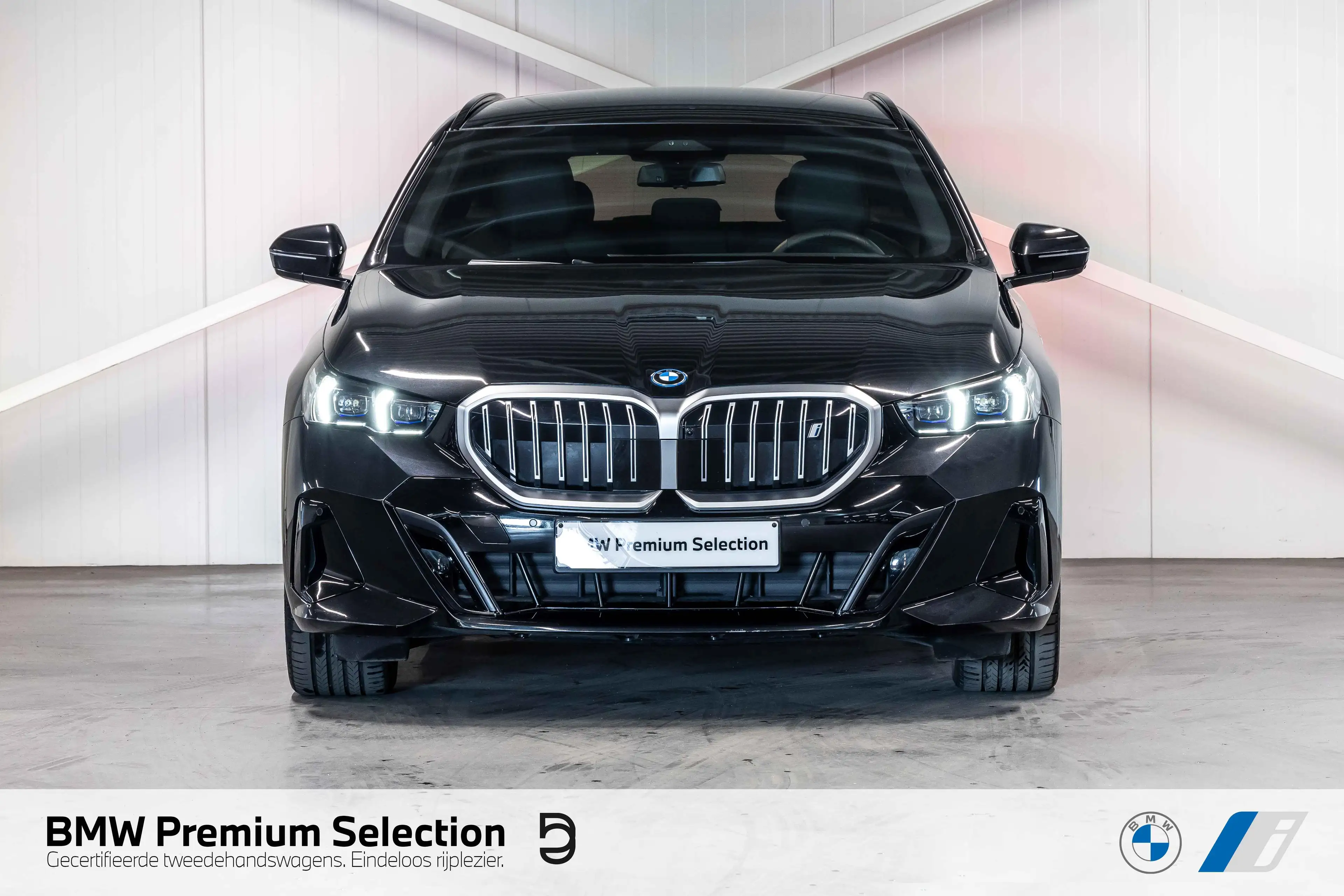 BMW i5 eDrive40 Touring M Sport | PANO | — photo 2