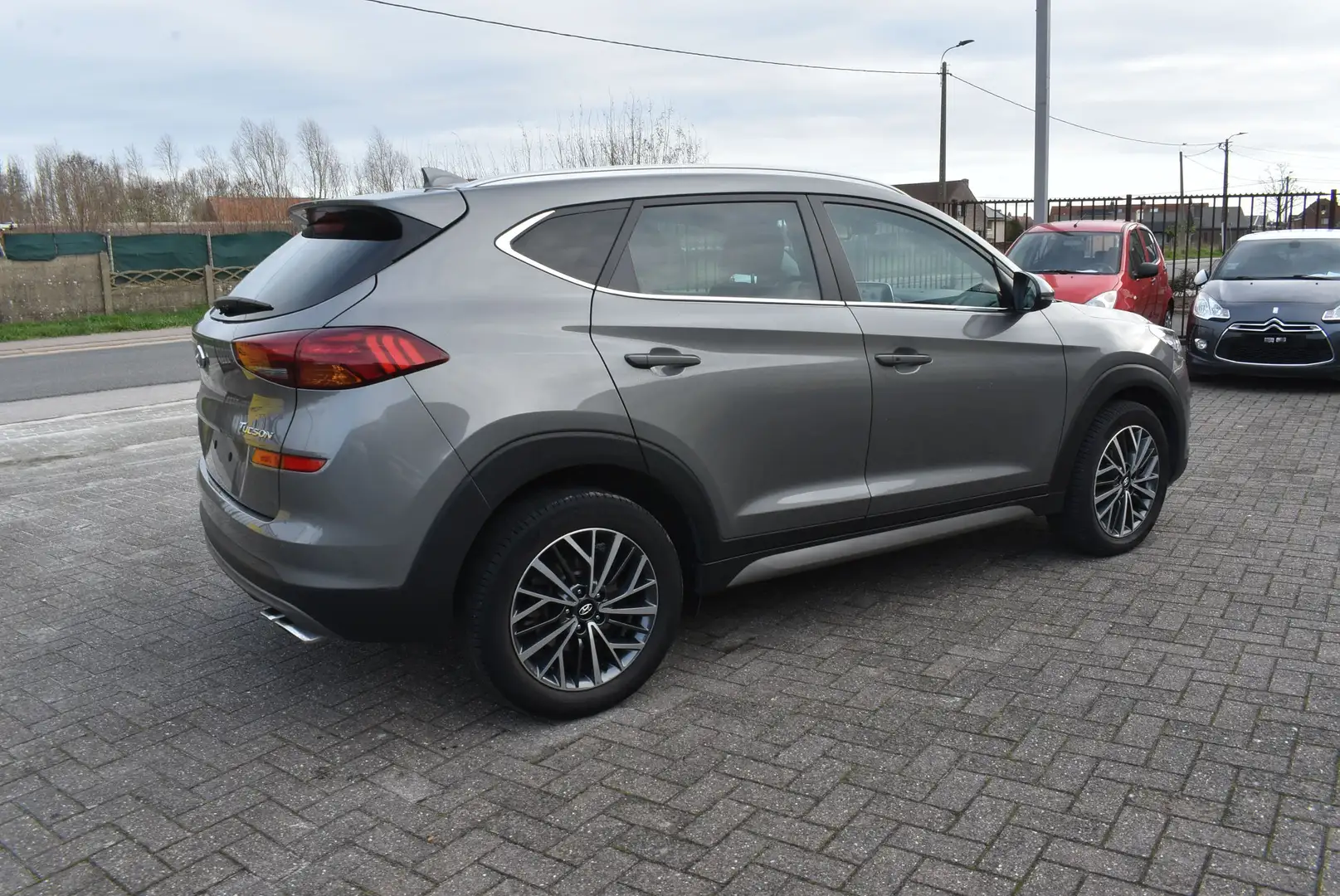 Hyundai TUCSON 1.6 CRDi Feel Comfort Pack ***DESTOCKAGE B2B*** Gris - 2