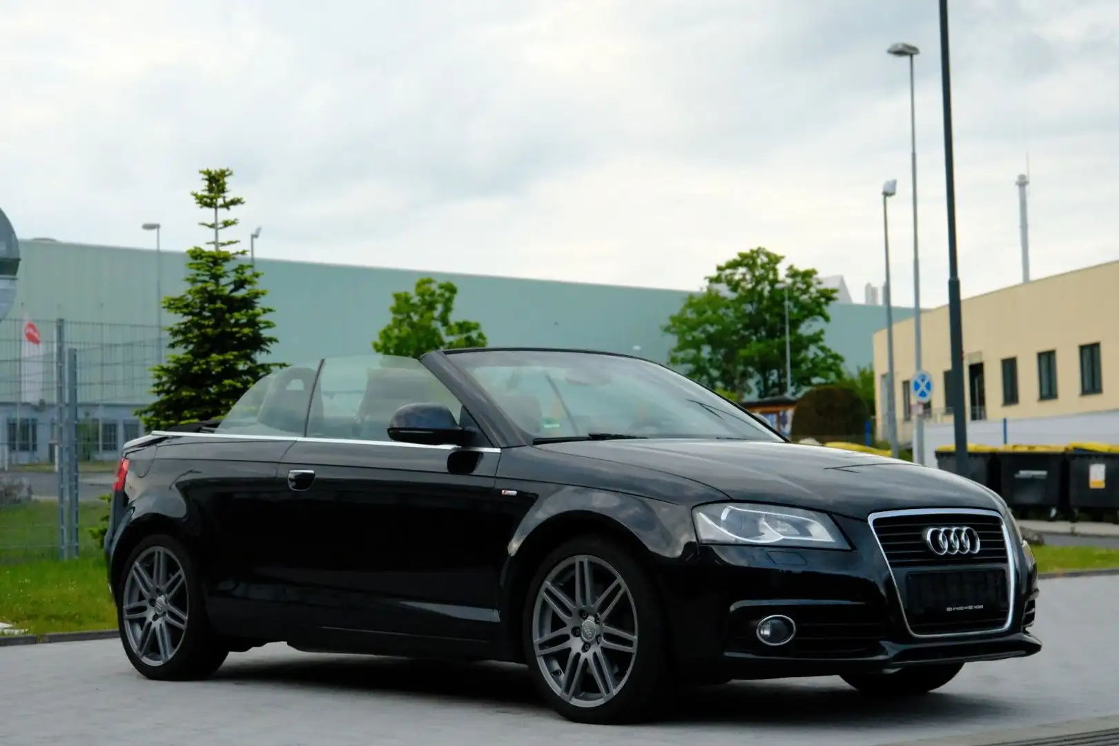 Audi A3 2,0 TFSi Cabriolet S line Sportpaket / Aut. Schwarz - 1