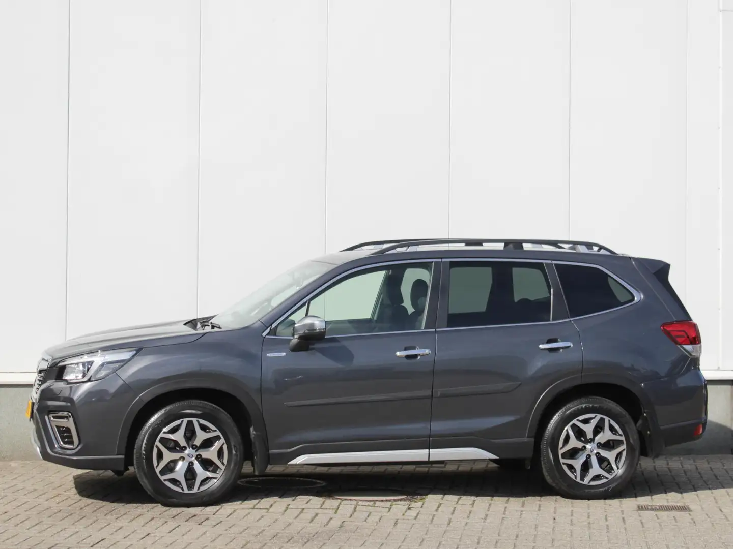 Subaru Forester 2.0i e-BOXER Luxury | Navi | Carplay/Android Auto Gris - 2