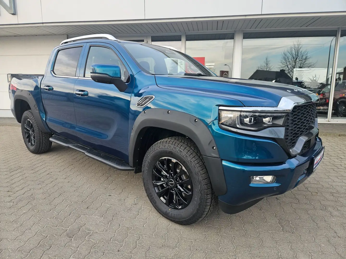 Foton 4 Ultra Mild Hybrid 4x4 360° LED ACC SHZ Grün - 1