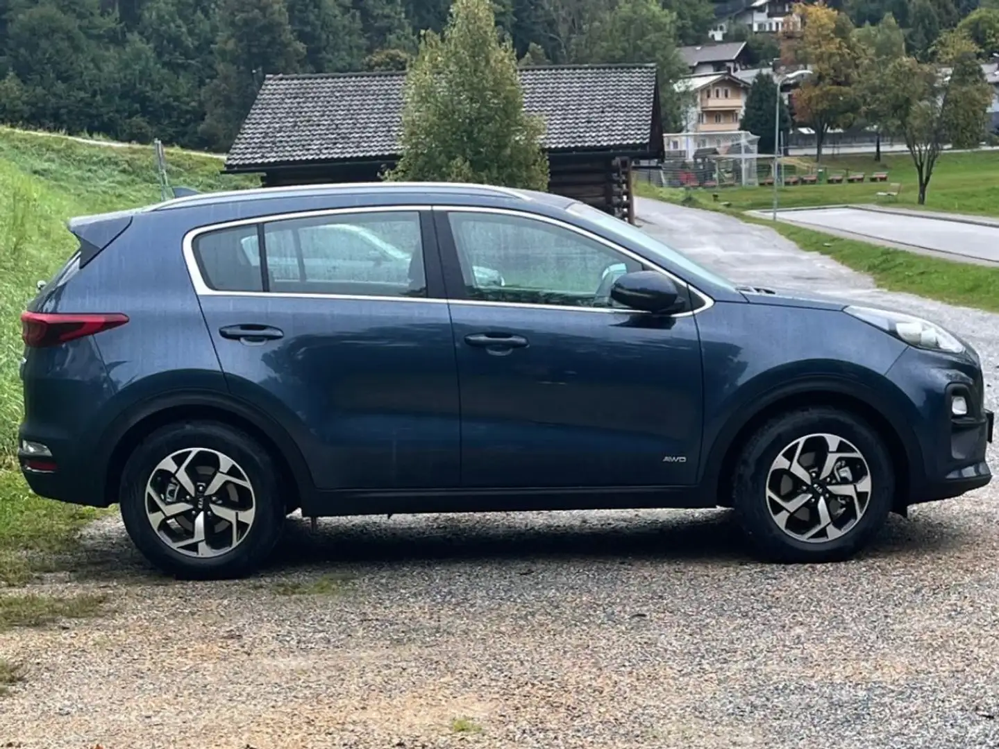 Kia Sportage Sportage 1,6 CRDI SCR MHD AWD Silber Silber Blau - 2