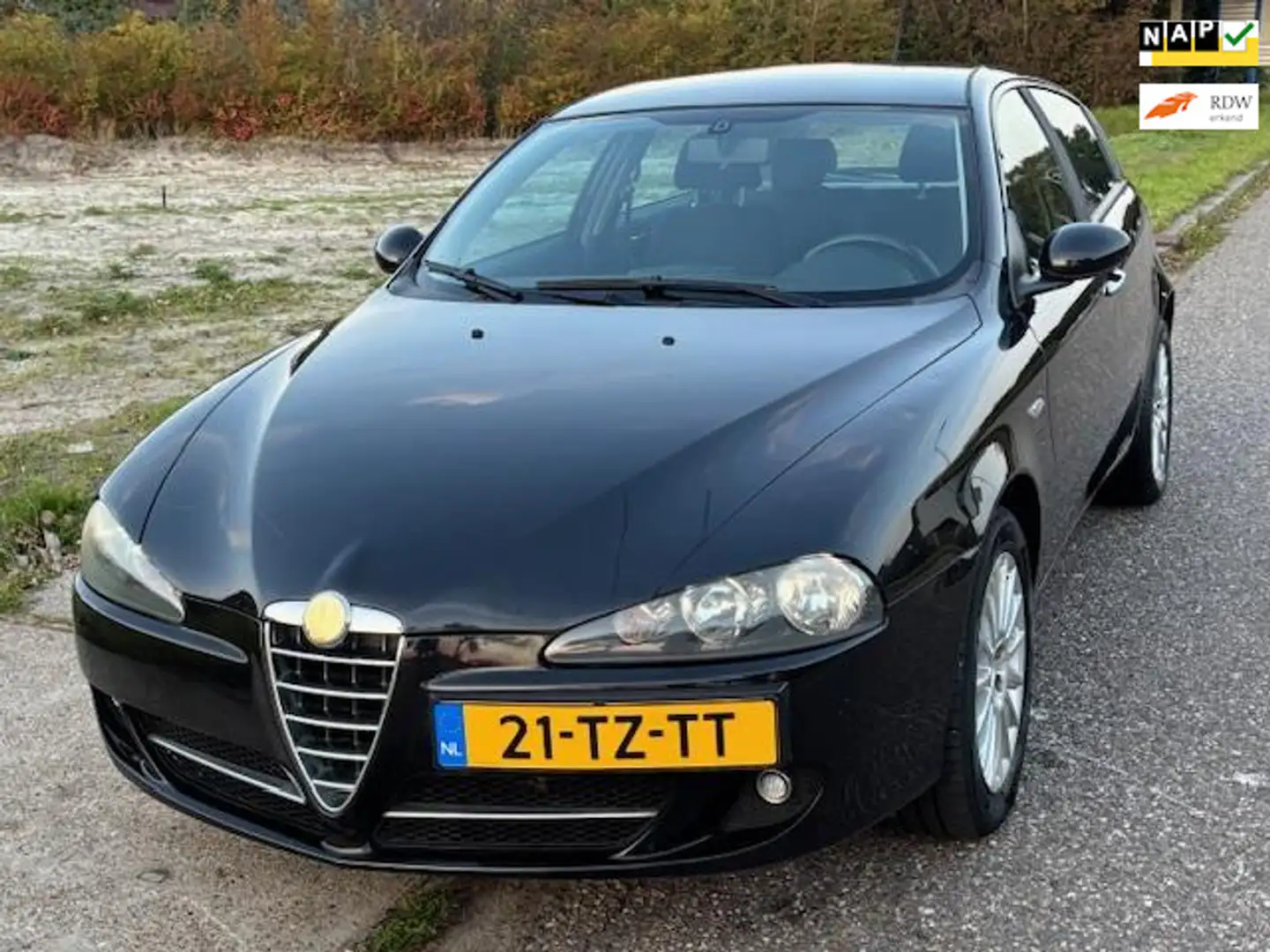 Alfa Romeo 147 1.6 T.Spark Veloce Business 5-Drs ECC Audio/CD Cru Noir - 1