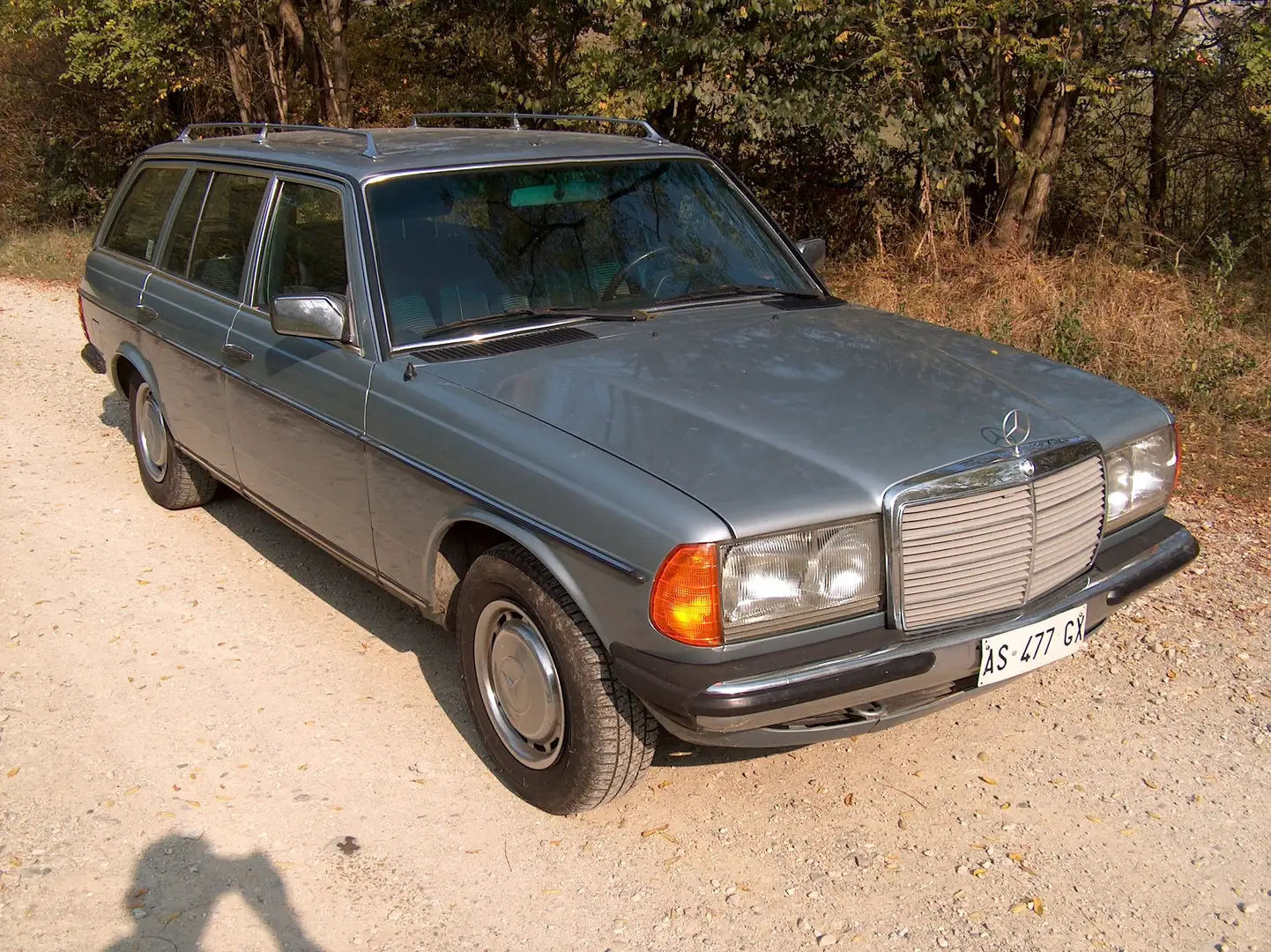 Mercedes-Benz E 200 E SW 200 T Albastru - 1