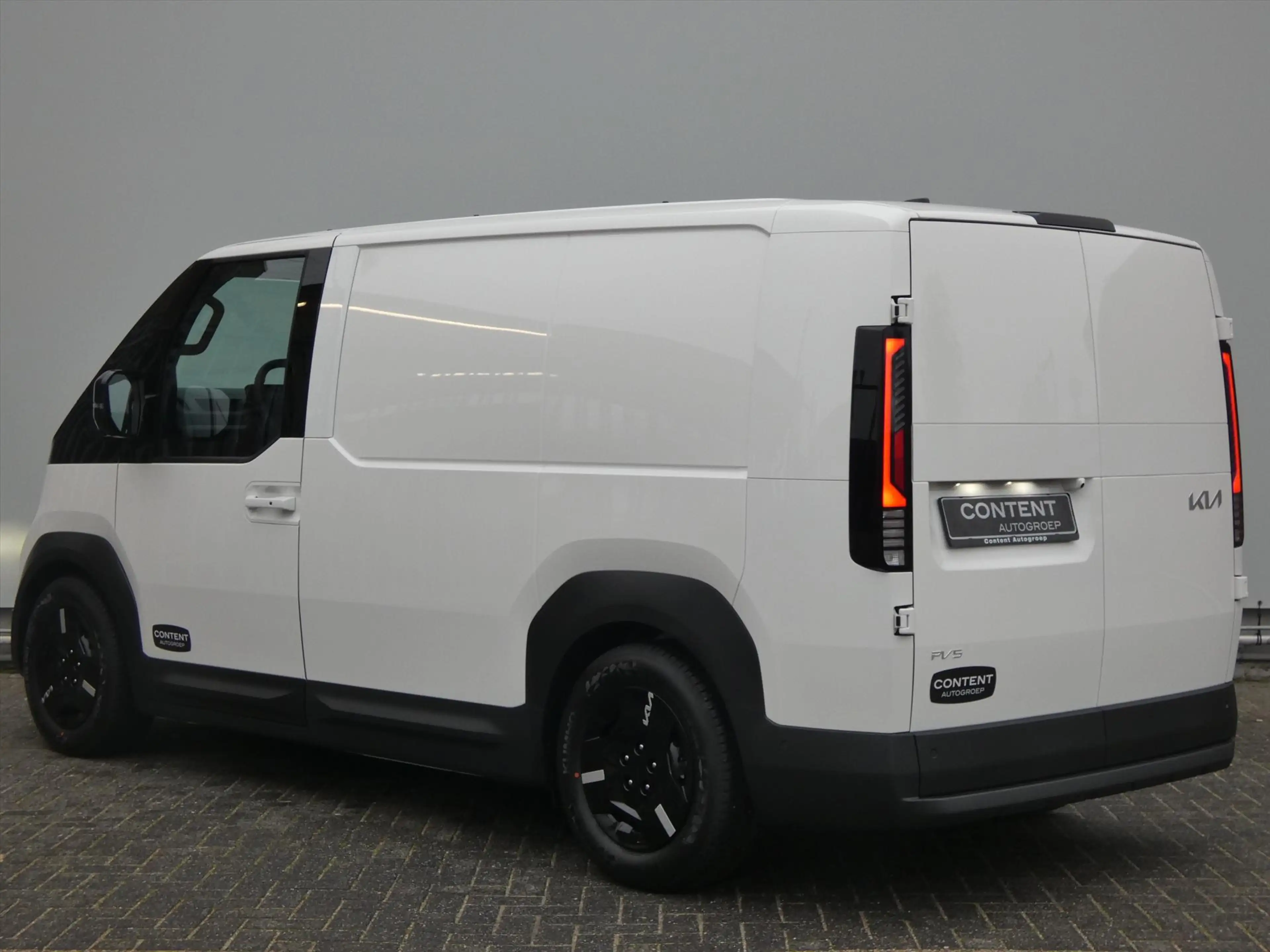 Kia PV5 Cargo GB 71,2 kWh 163pk L2H1 Elite — photo 9