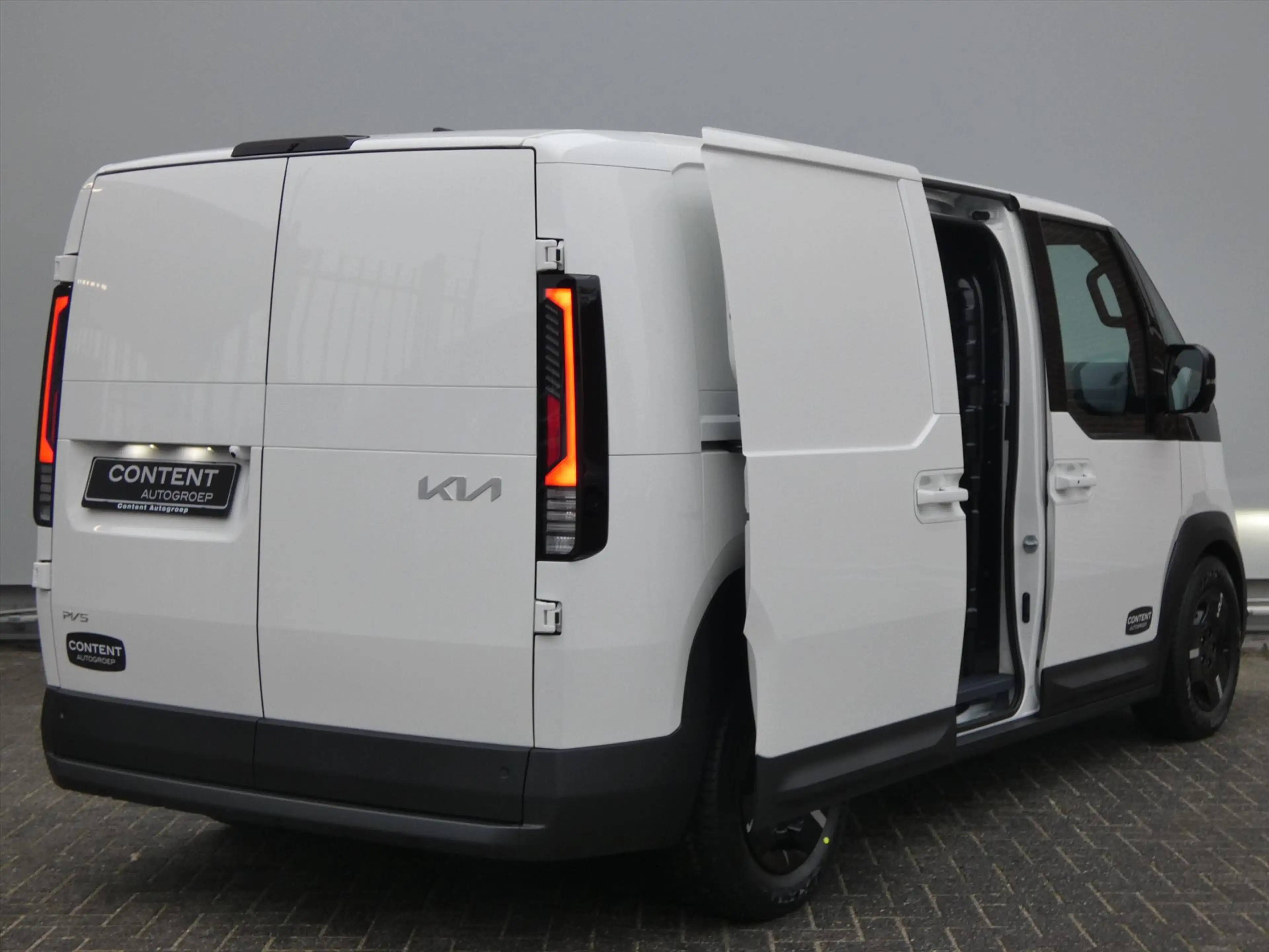 Kia PV5 Cargo GB 71,2 kWh 163pk L2H1 Elite — photo 6