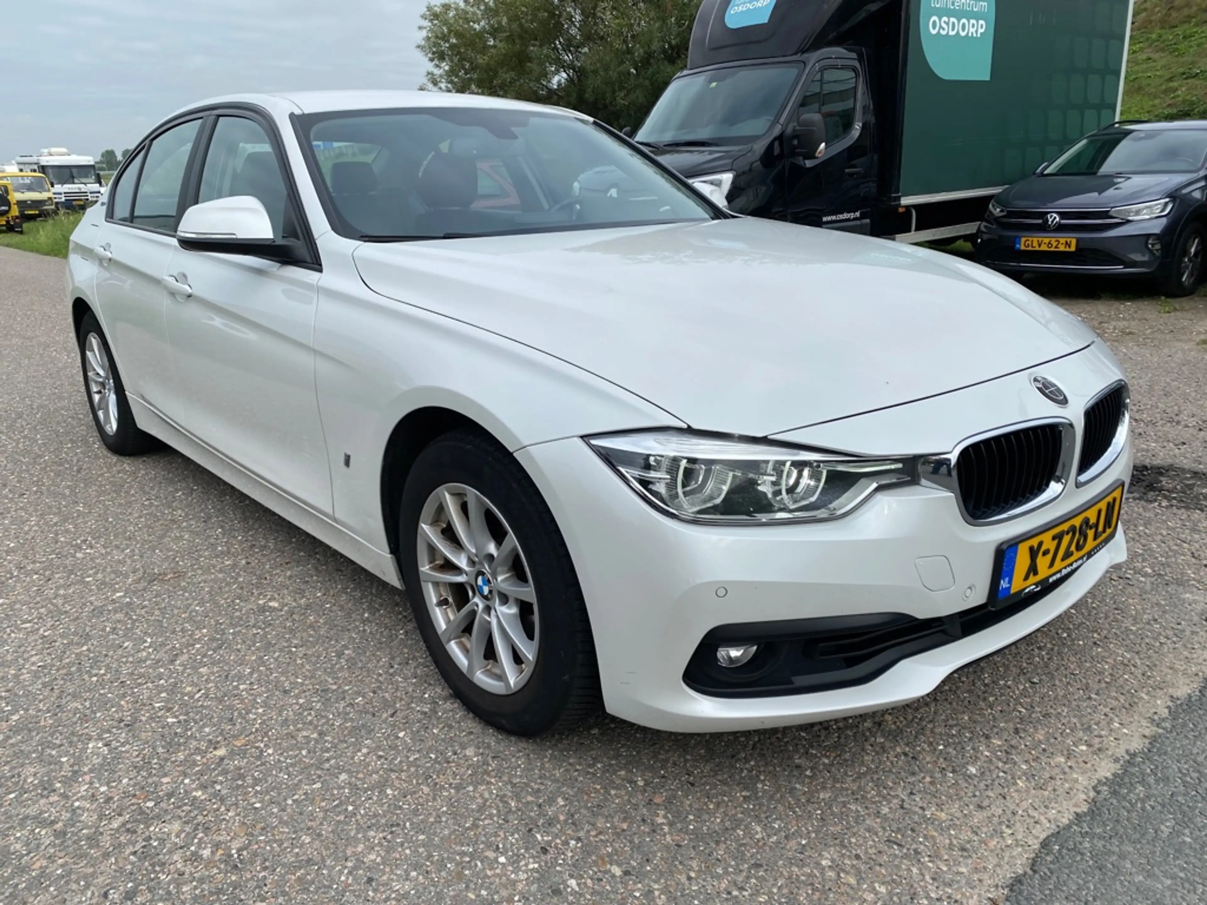 BMW 330 3-serie 330e — photo 5
