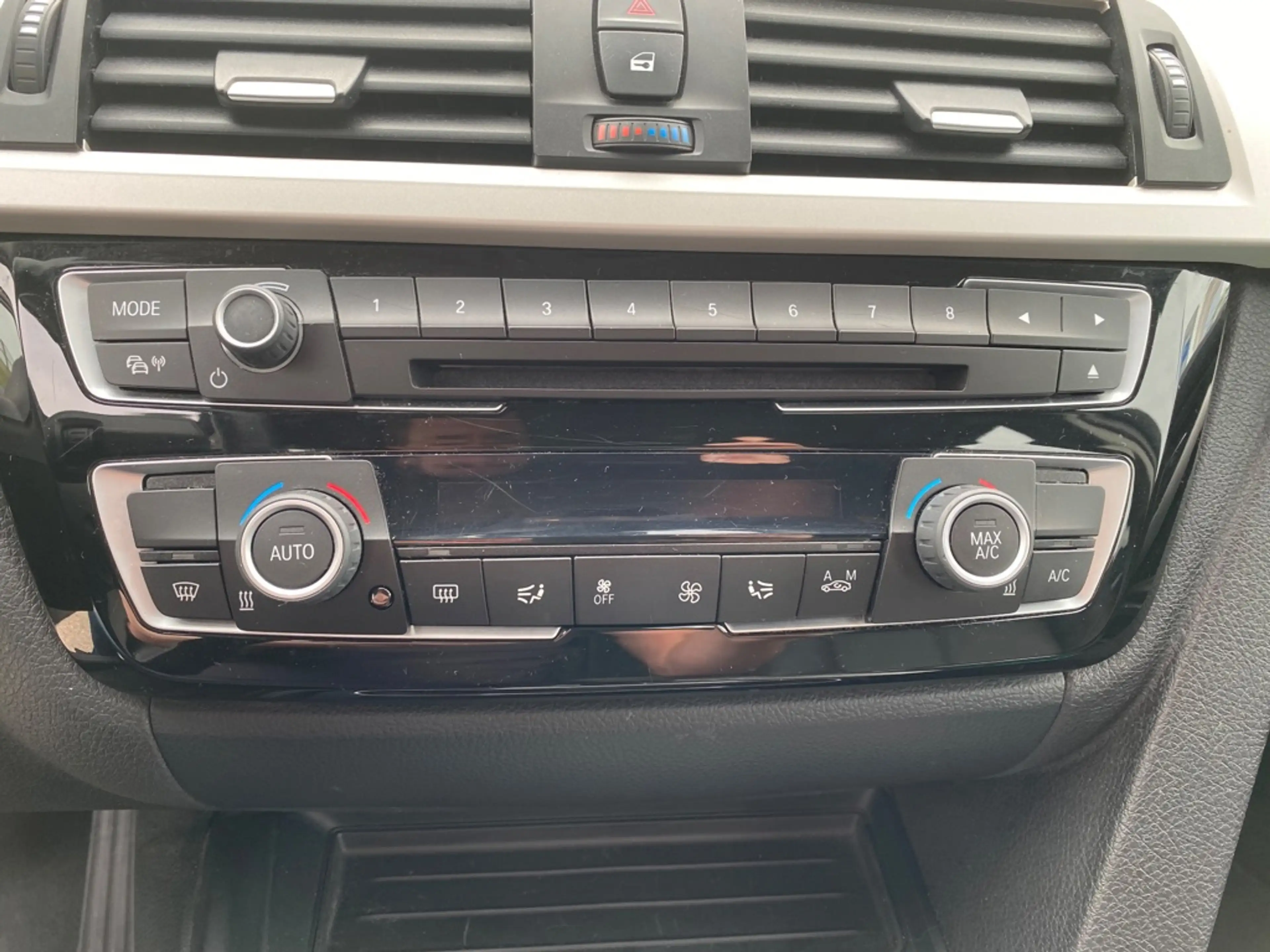 BMW 330 3-serie 330e — photo 14