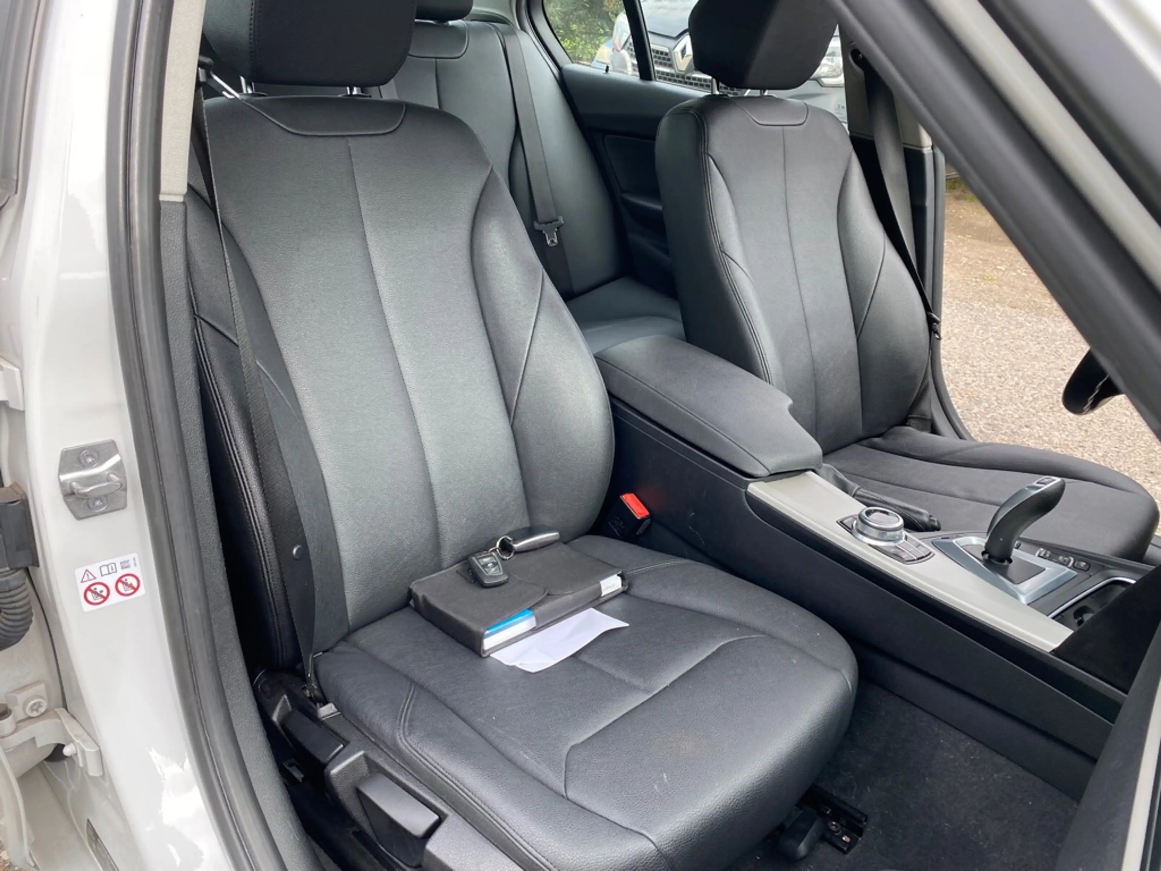 BMW 330 3-serie 330e — photo 10