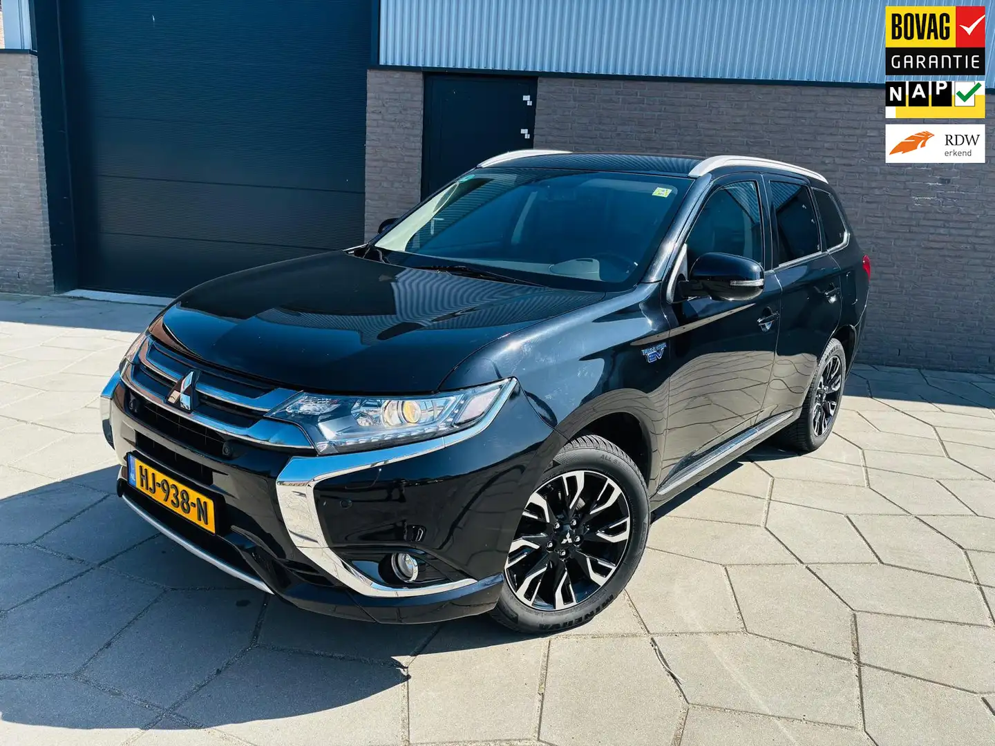 Mitsubishi Outlander 2.0 PHEV Executive Edition| Erg mooie en luxe stek Noir - 1