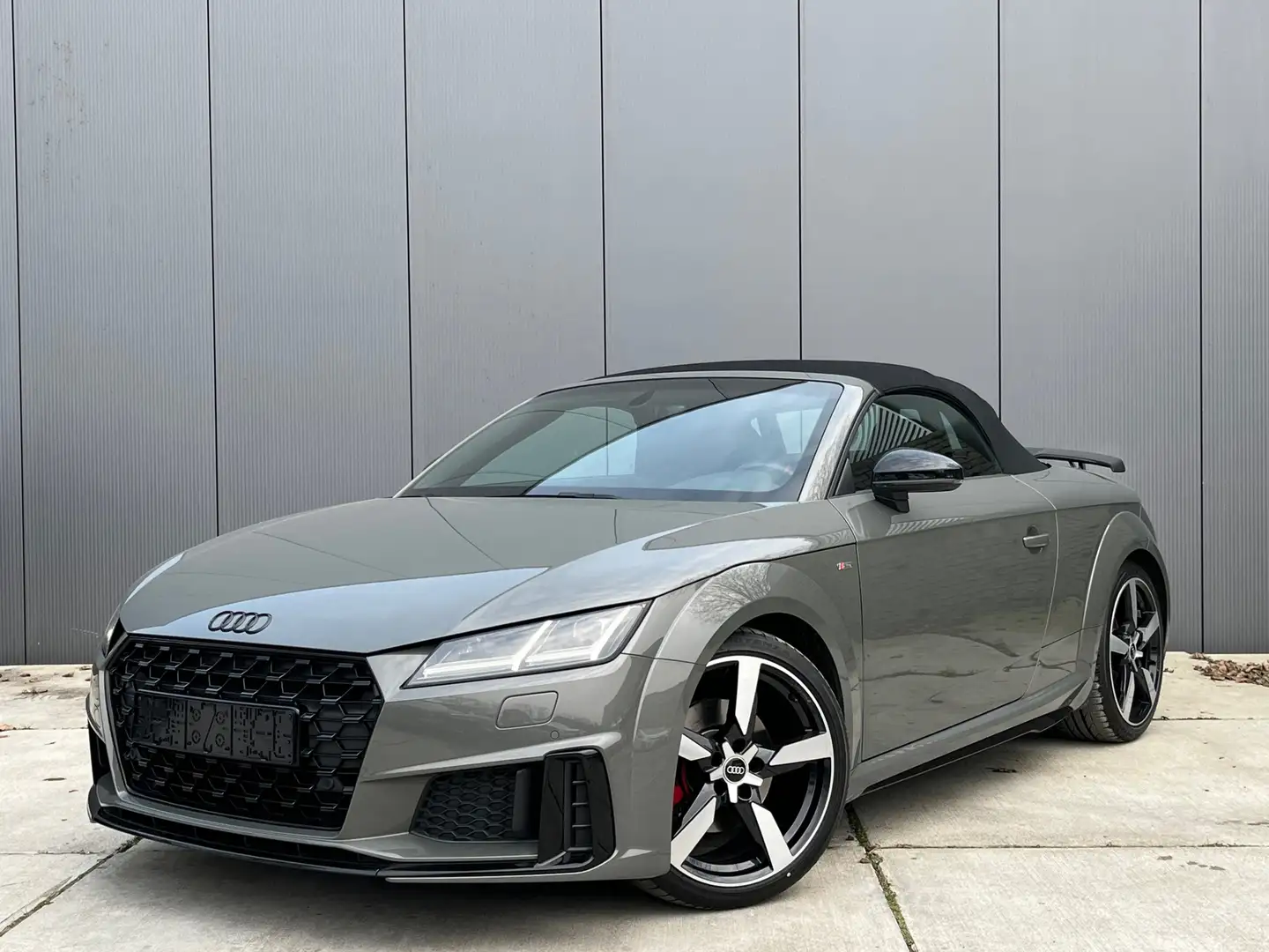 Audi TT Roadster 40 TFSI Pro Line S / S Line Competition P Gris - 1