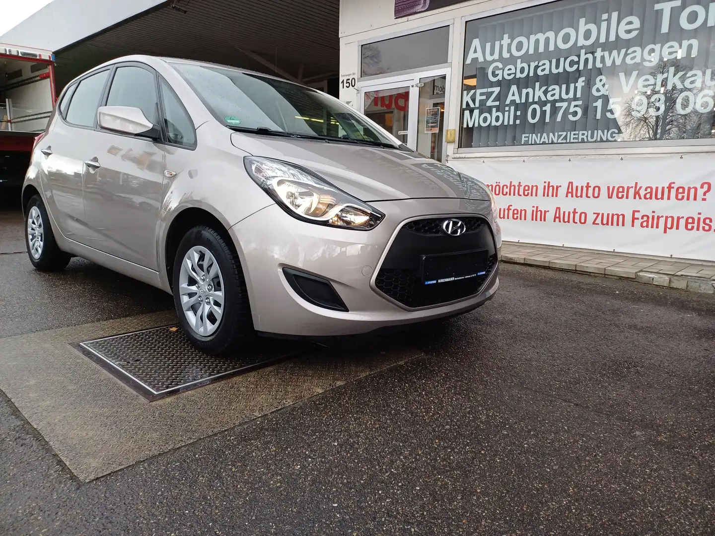 Hyundai iX20 1.6 Automatik Passion Grau - 1