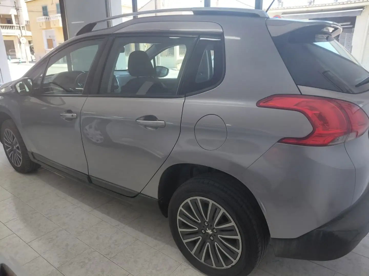 Peugeot 2008 1.2 VTI PureTech Active Gris - 2
