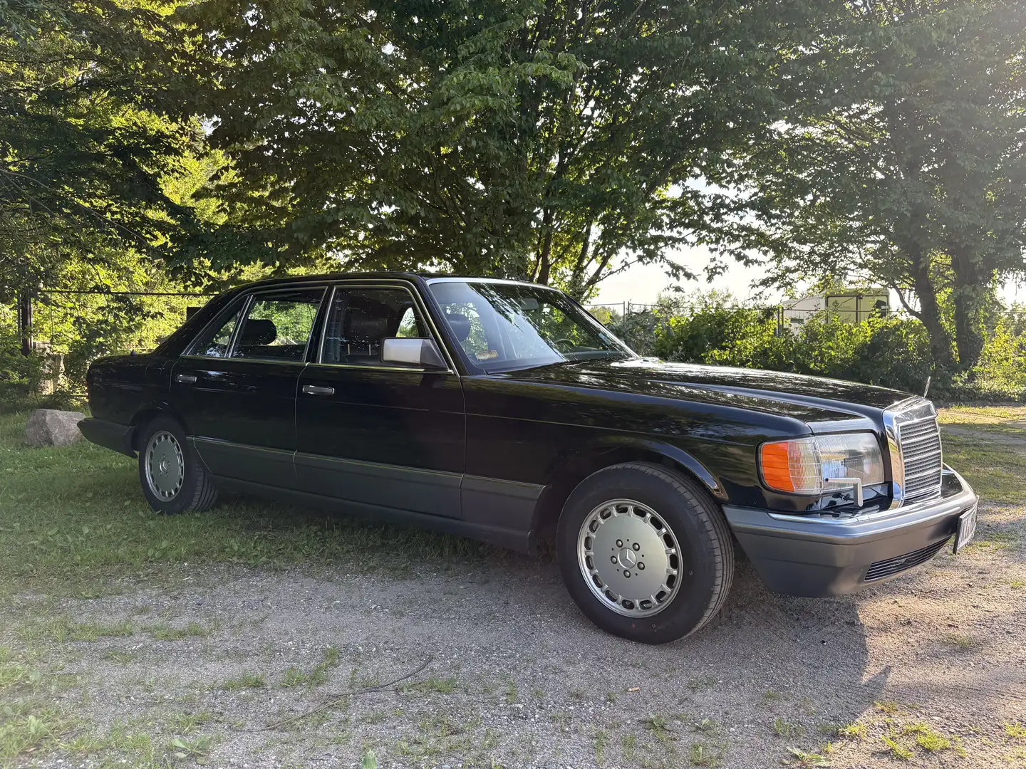 Mercedes-Benz S 560 SEL W126 Oldtimer H-Kennzeichen schwarz 040 Schwarz - 1