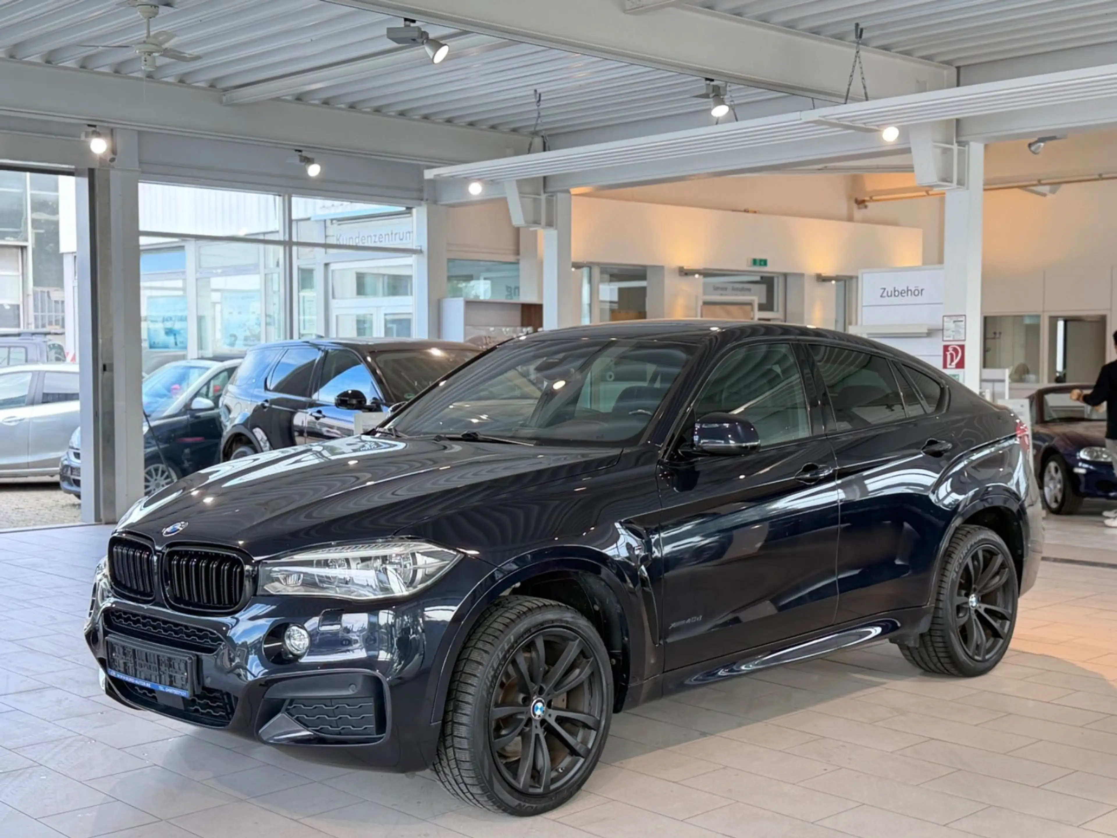 BMW X6 xDrive 40 d* M-PAKET *NAVI*S-DACH*RFK*HEAD-UP