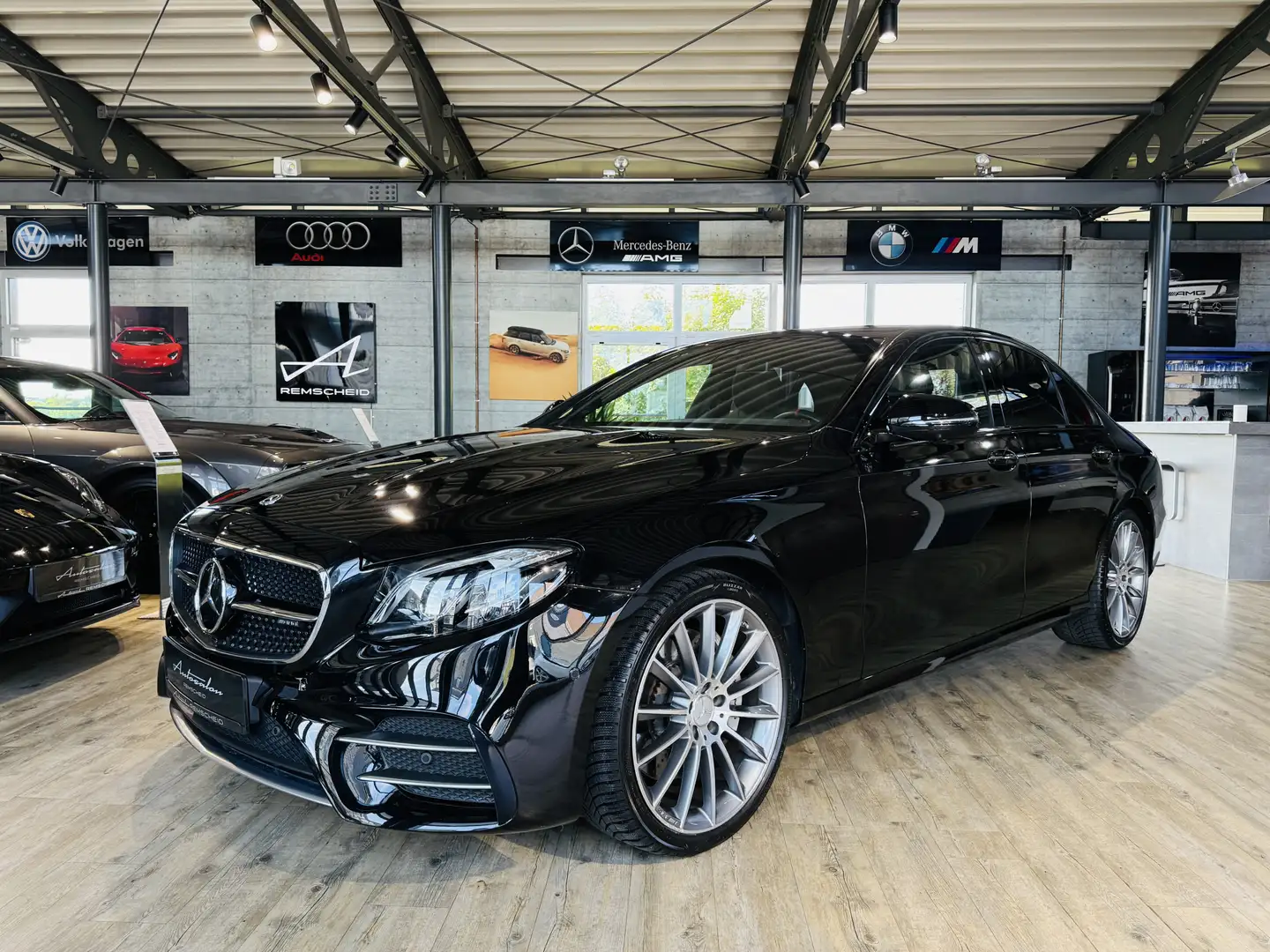 Mercedes-Benz E 53 AMG 4Matic+*G.SHD*LUFT*AHK*360°K.*DISTRONIC Schwarz - 1