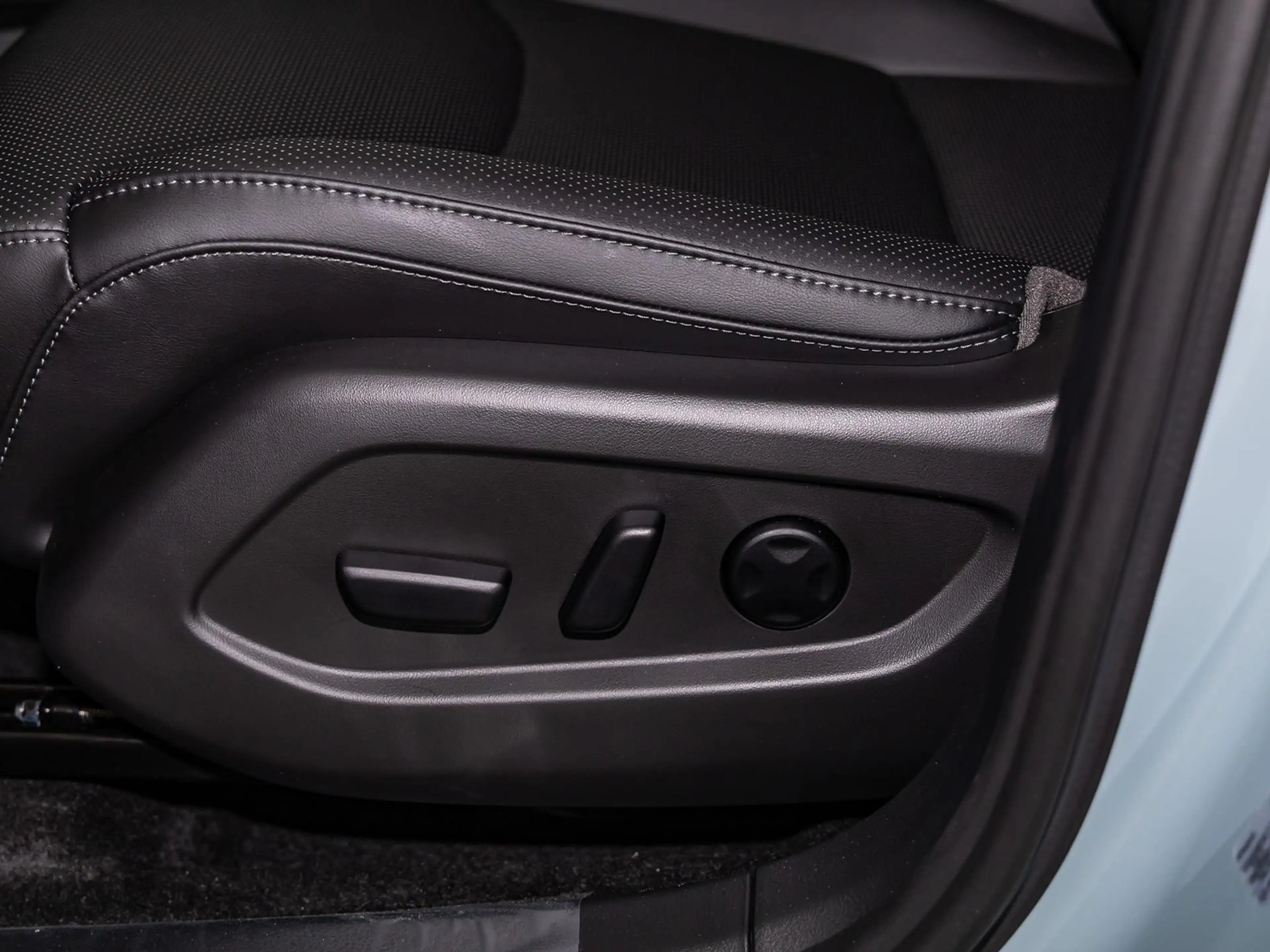 Mazda CX-6e EV Takumi Pano TWA 360° SHZ KHZ BT HUD — photo 14