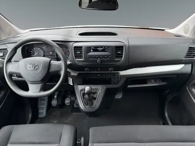 Toyota Proace view 11